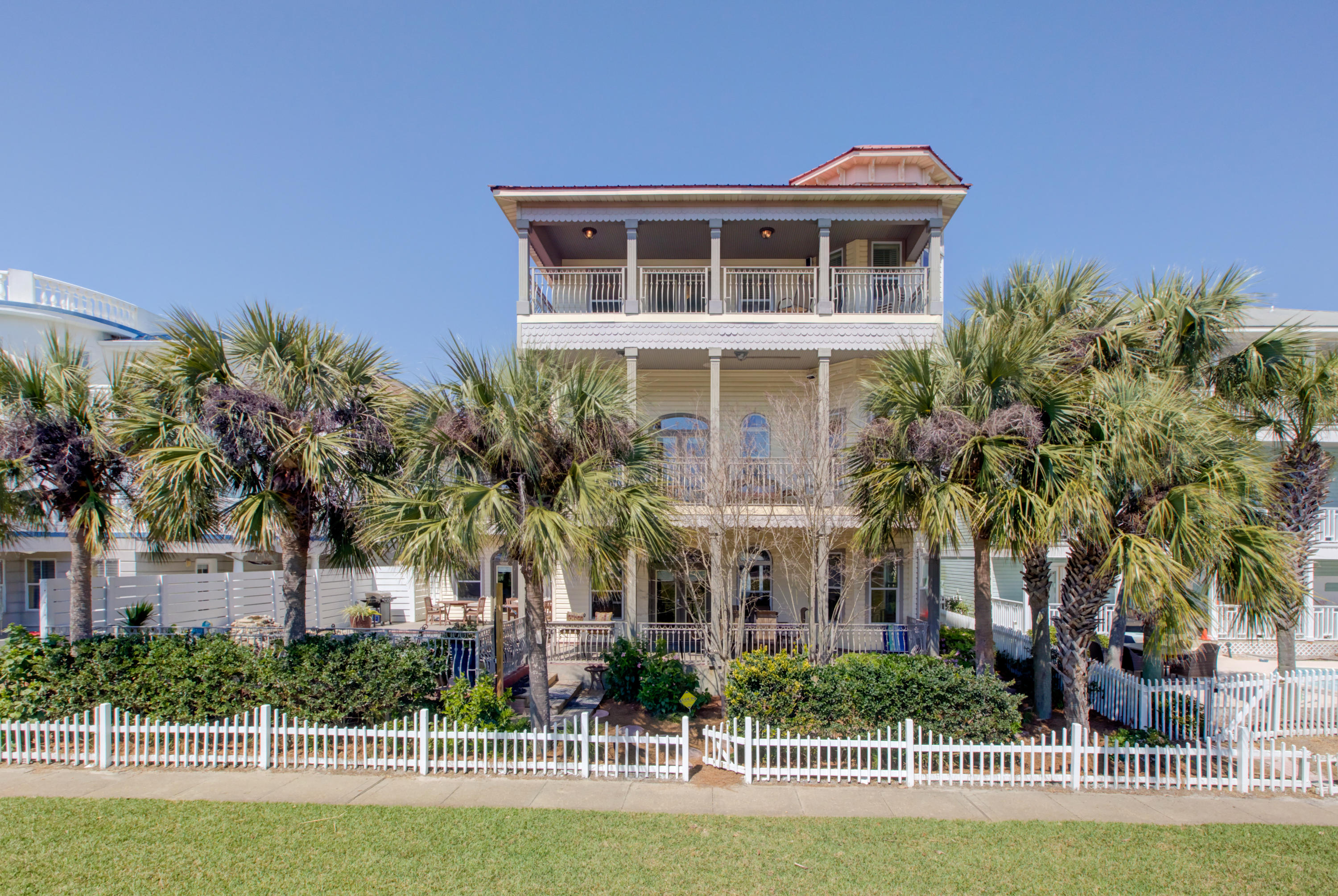 CRYSTAL SHORES - Residential