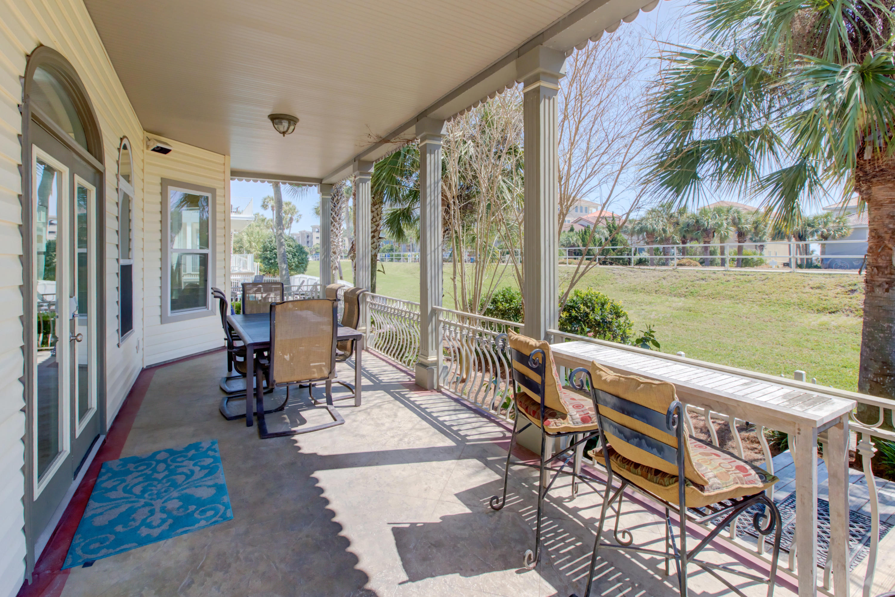 CRYSTAL SHORES - Residential