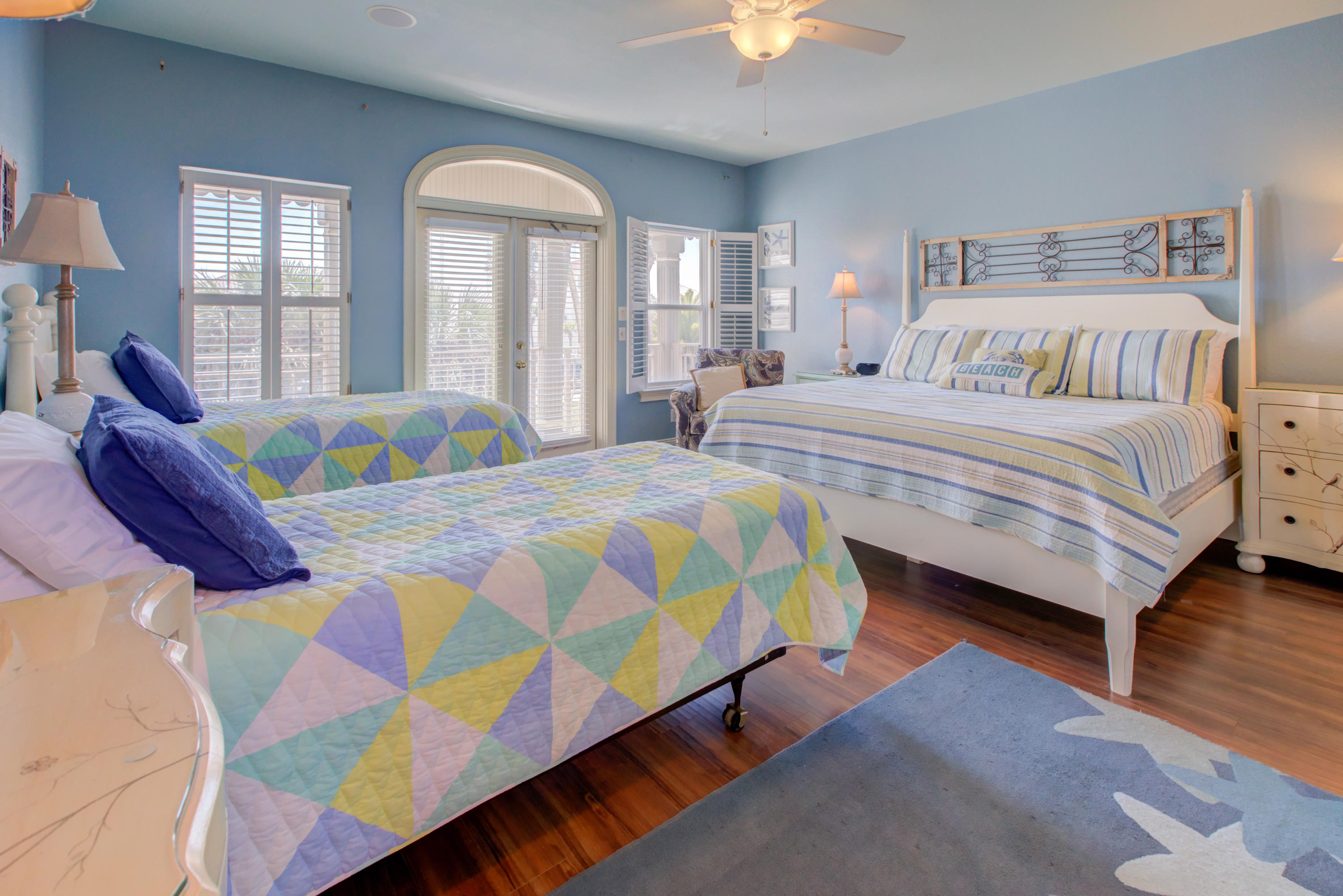 CRYSTAL SHORES - Residential