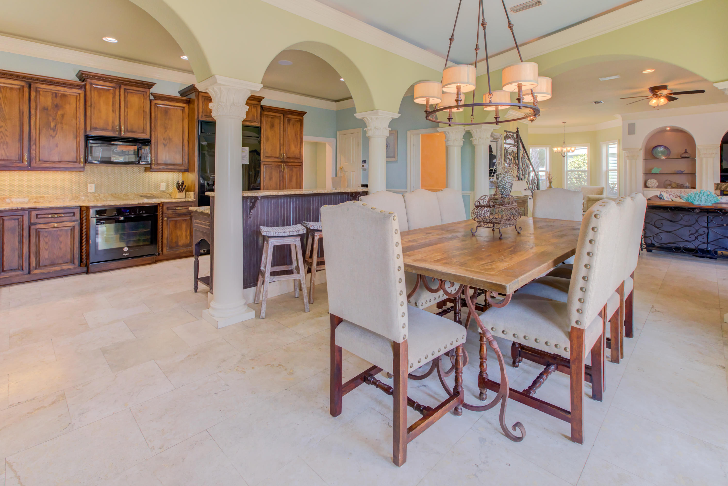 CRYSTAL SHORES - Residential