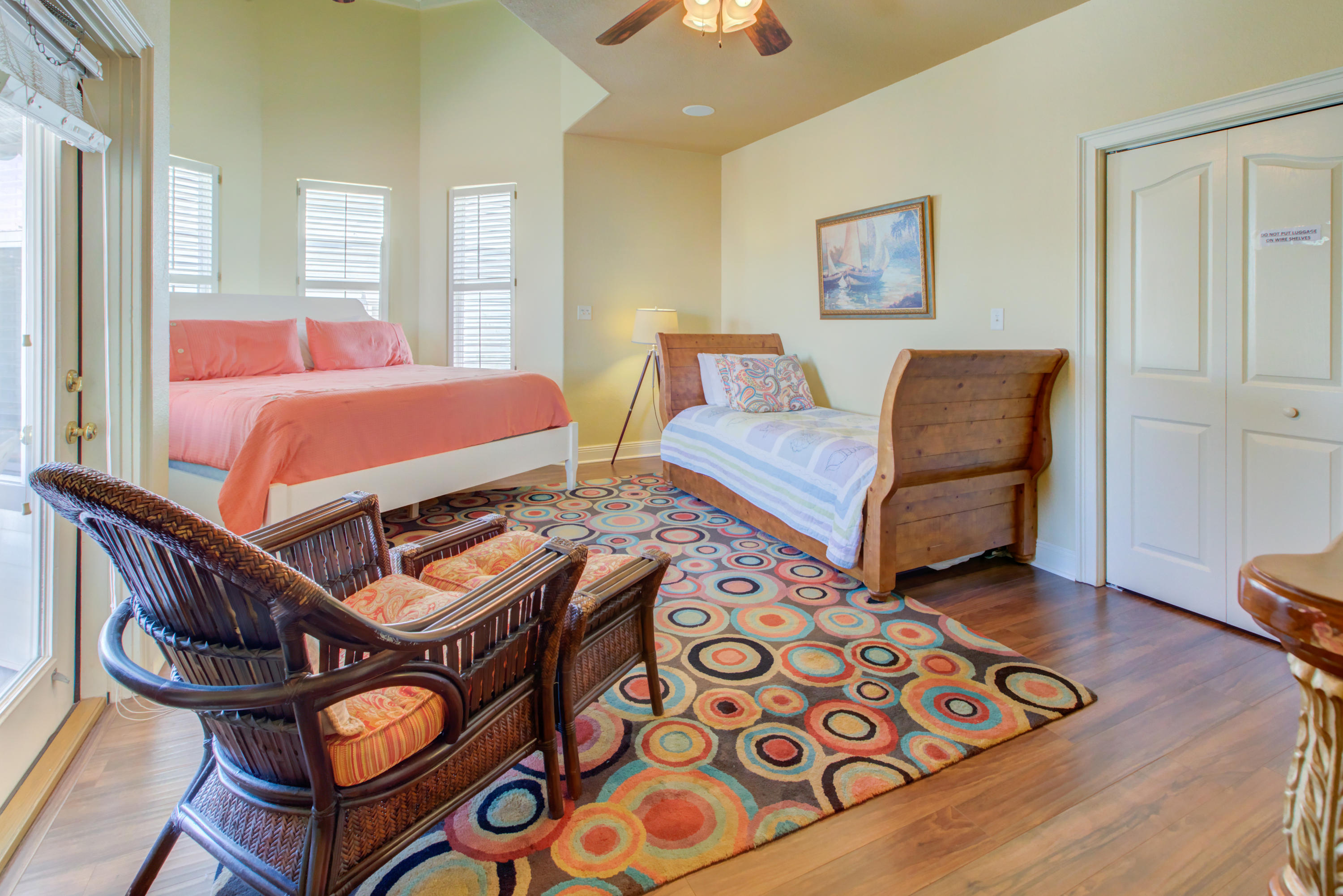 CRYSTAL SHORES - Residential