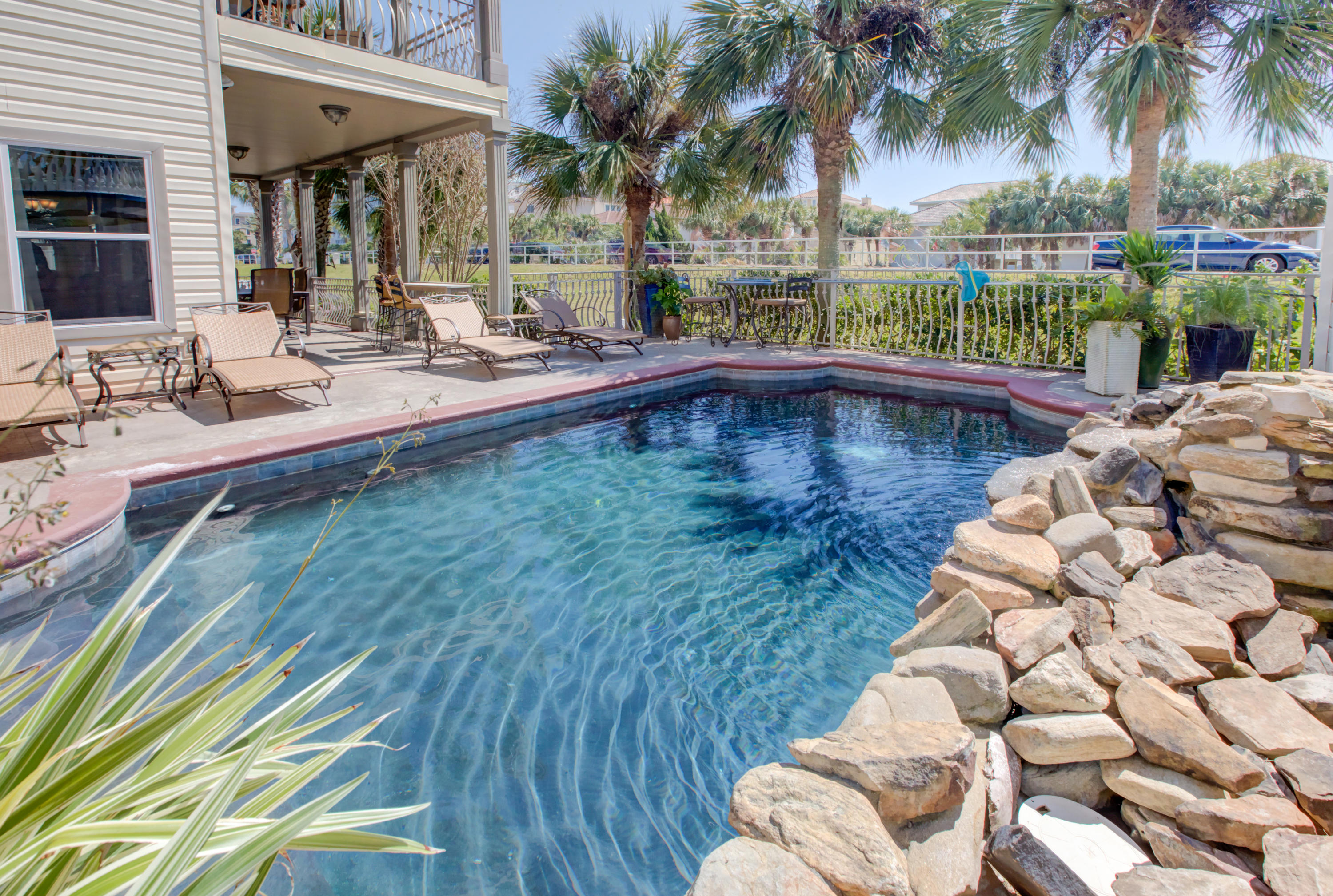 CRYSTAL SHORES - Residential