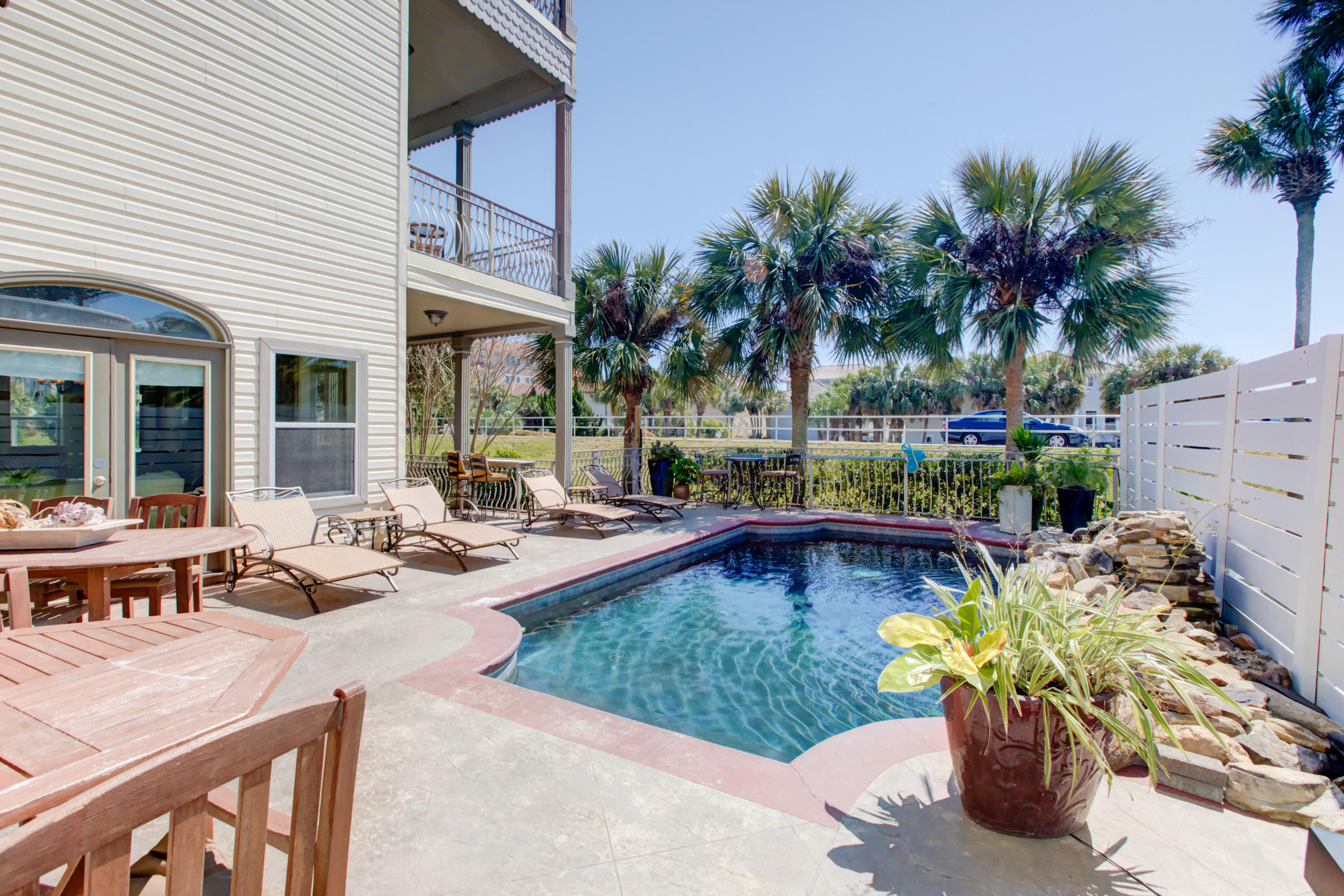 CRYSTAL SHORES - Residential