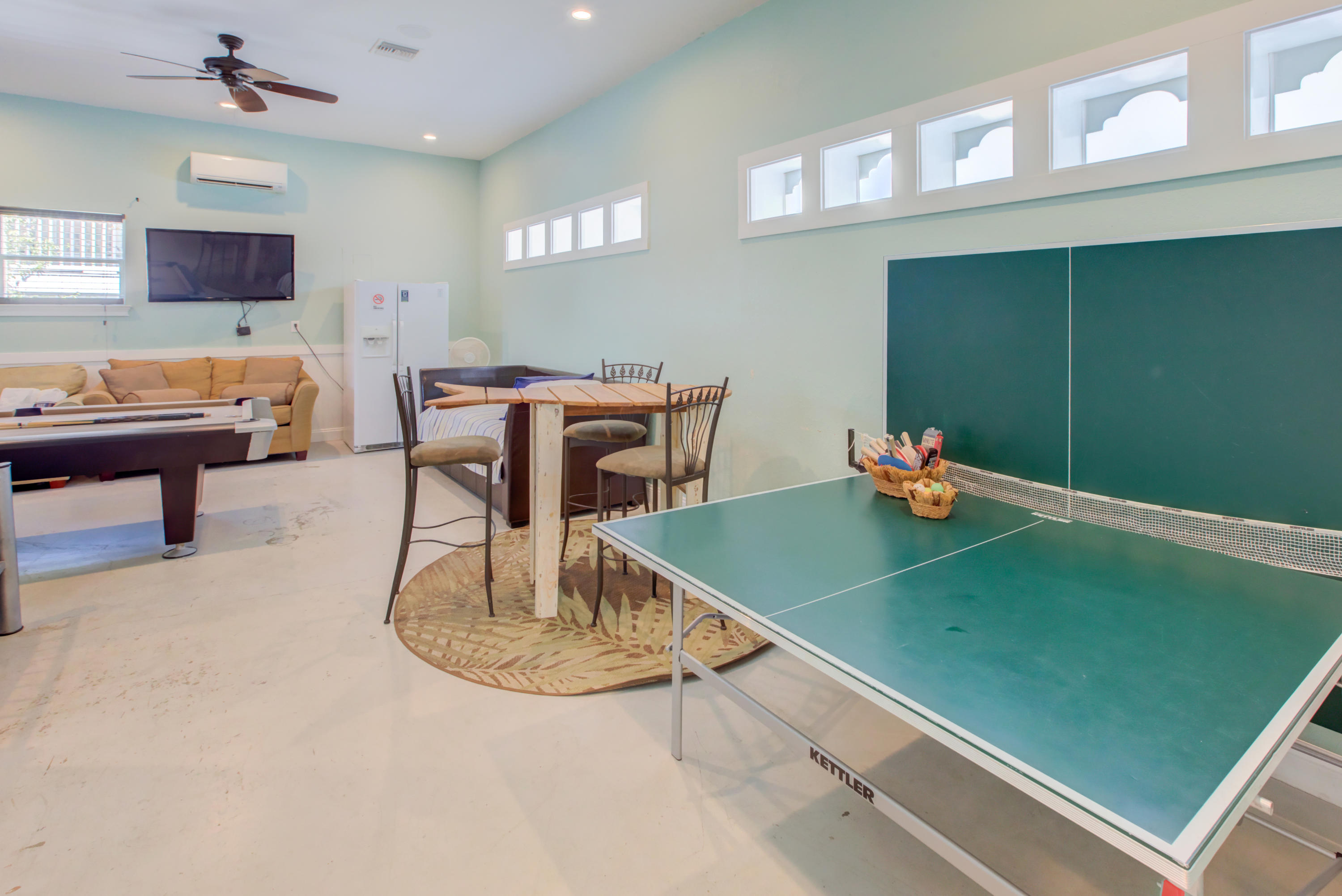 CRYSTAL SHORES - Residential