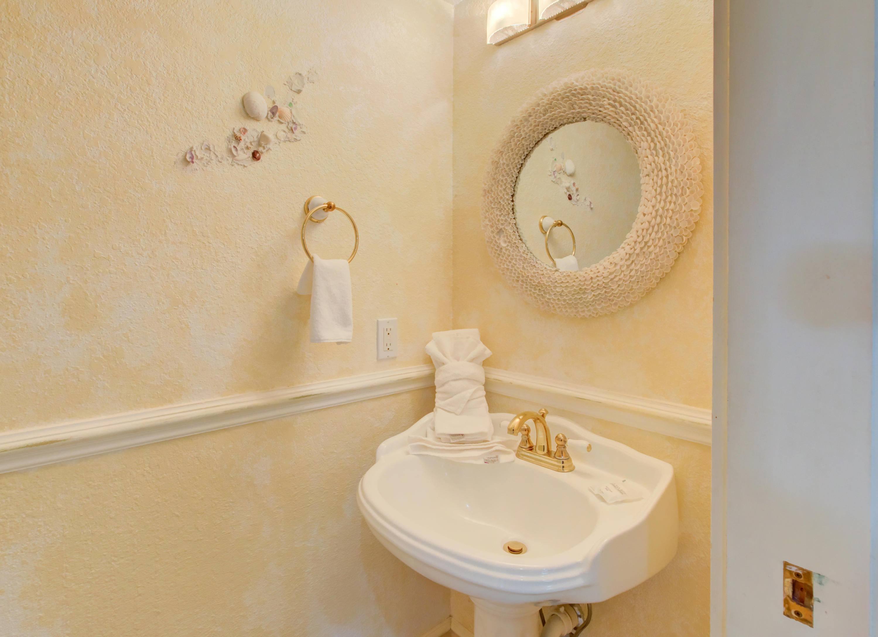 CRYSTAL SHORES - Residential