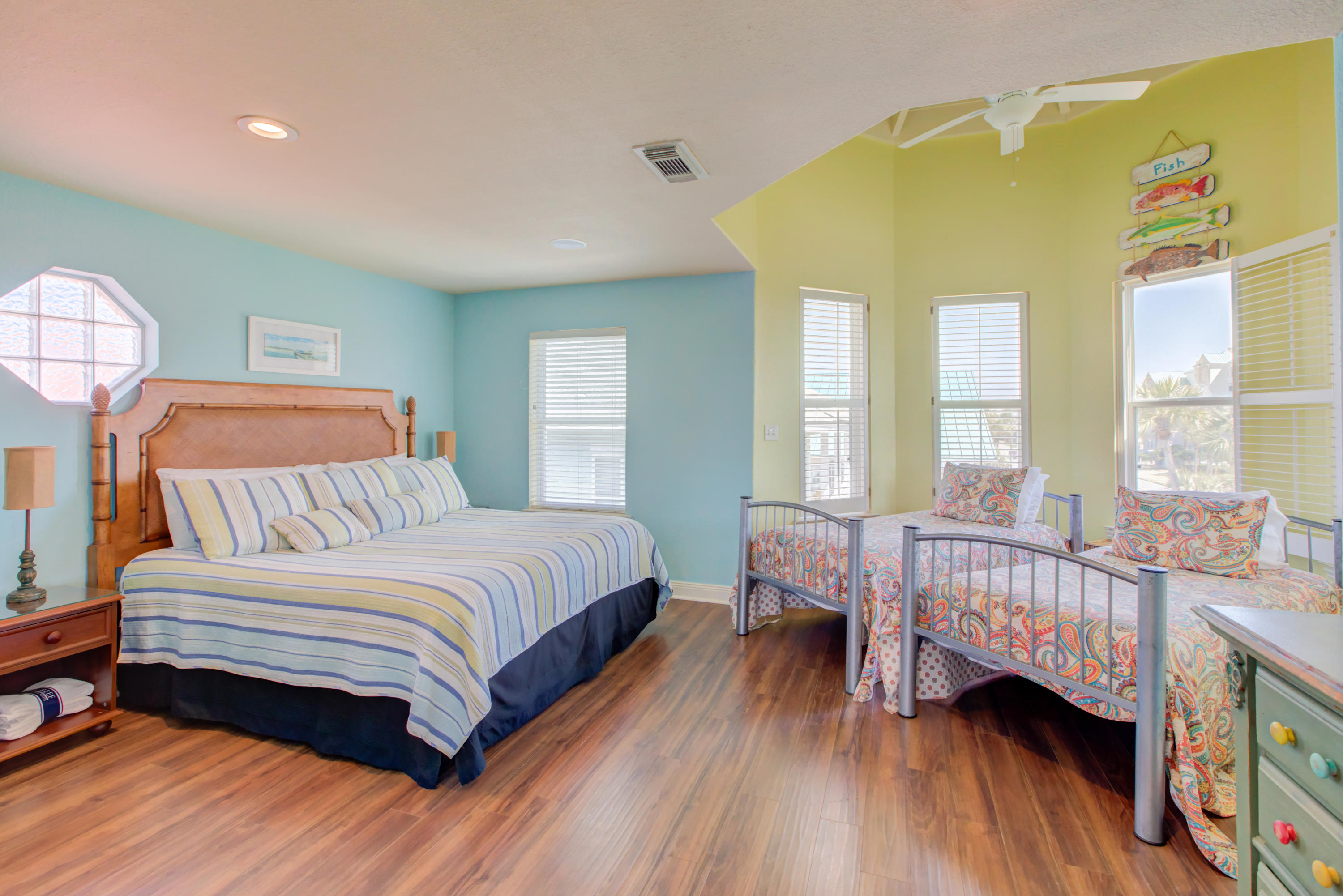 CRYSTAL SHORES - Residential