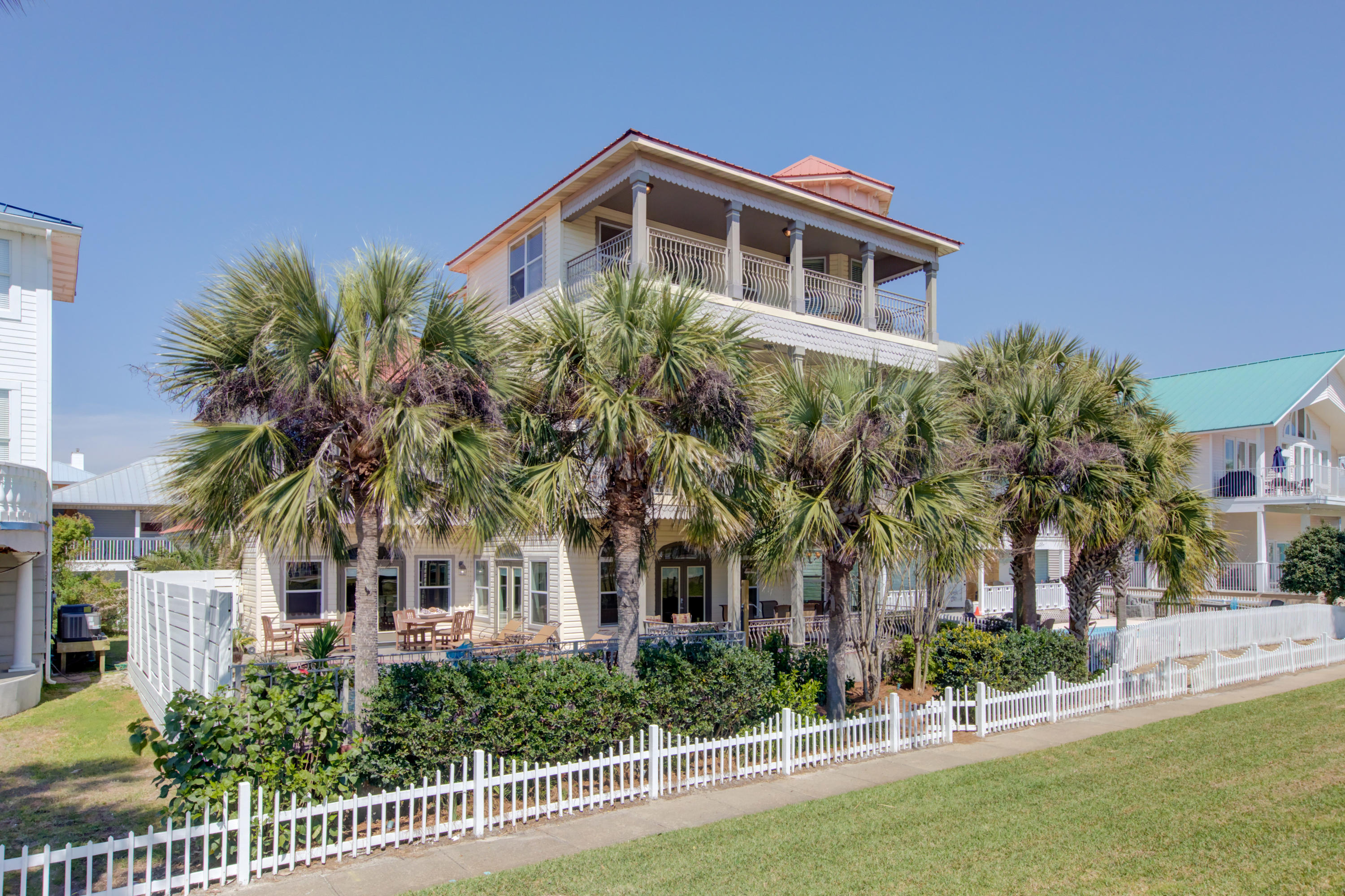 CRYSTAL SHORES - Residential