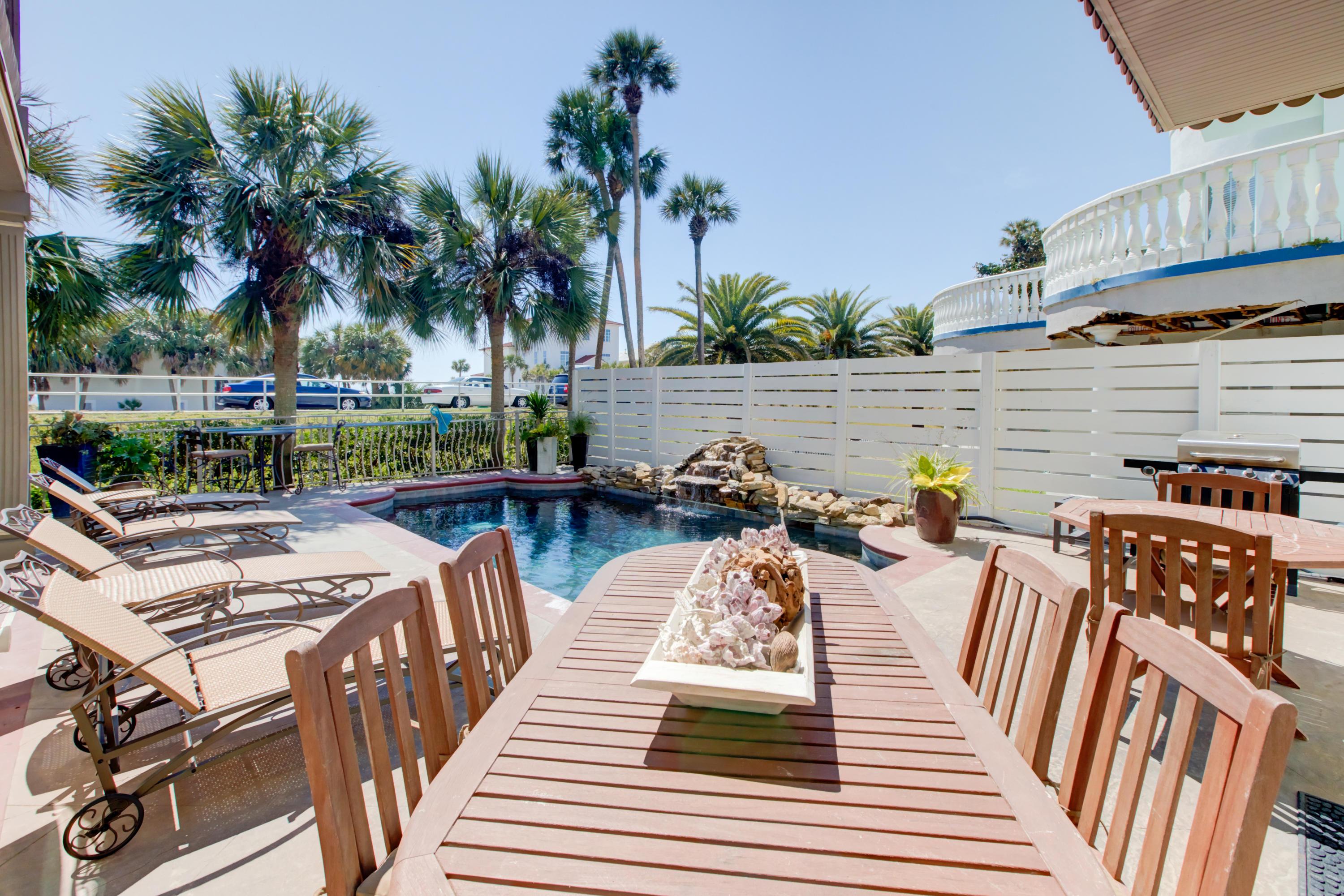 CRYSTAL SHORES - Residential