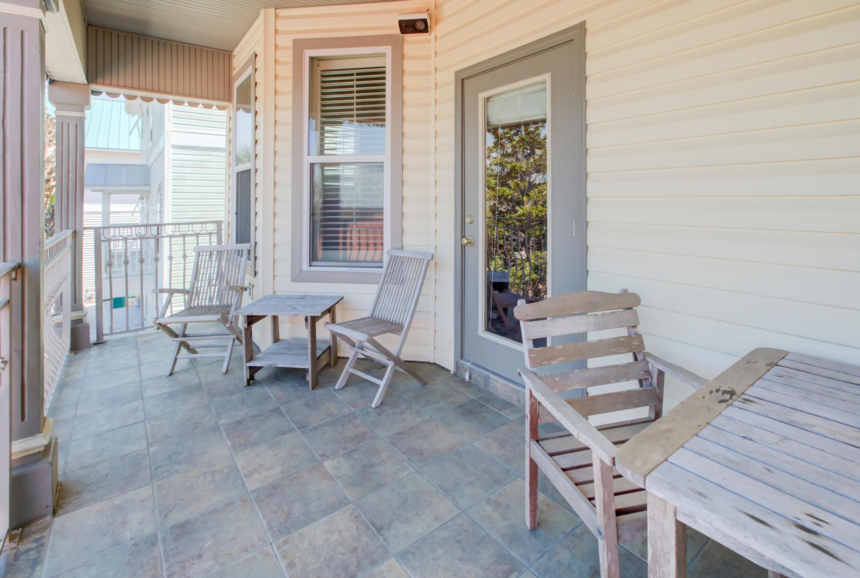 CRYSTAL SHORES - Residential