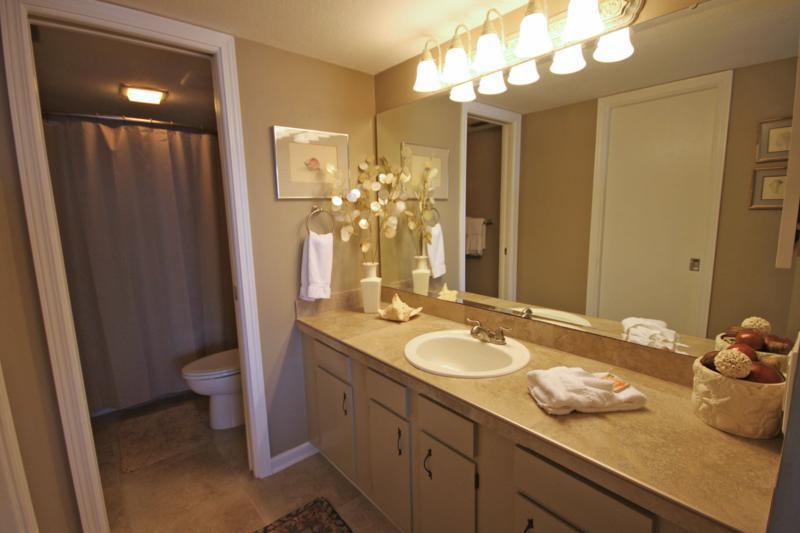 EL MATADOR CONDO - Residential