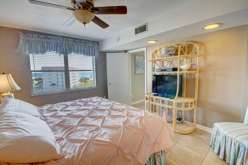 EL MATADOR CONDO - Residential