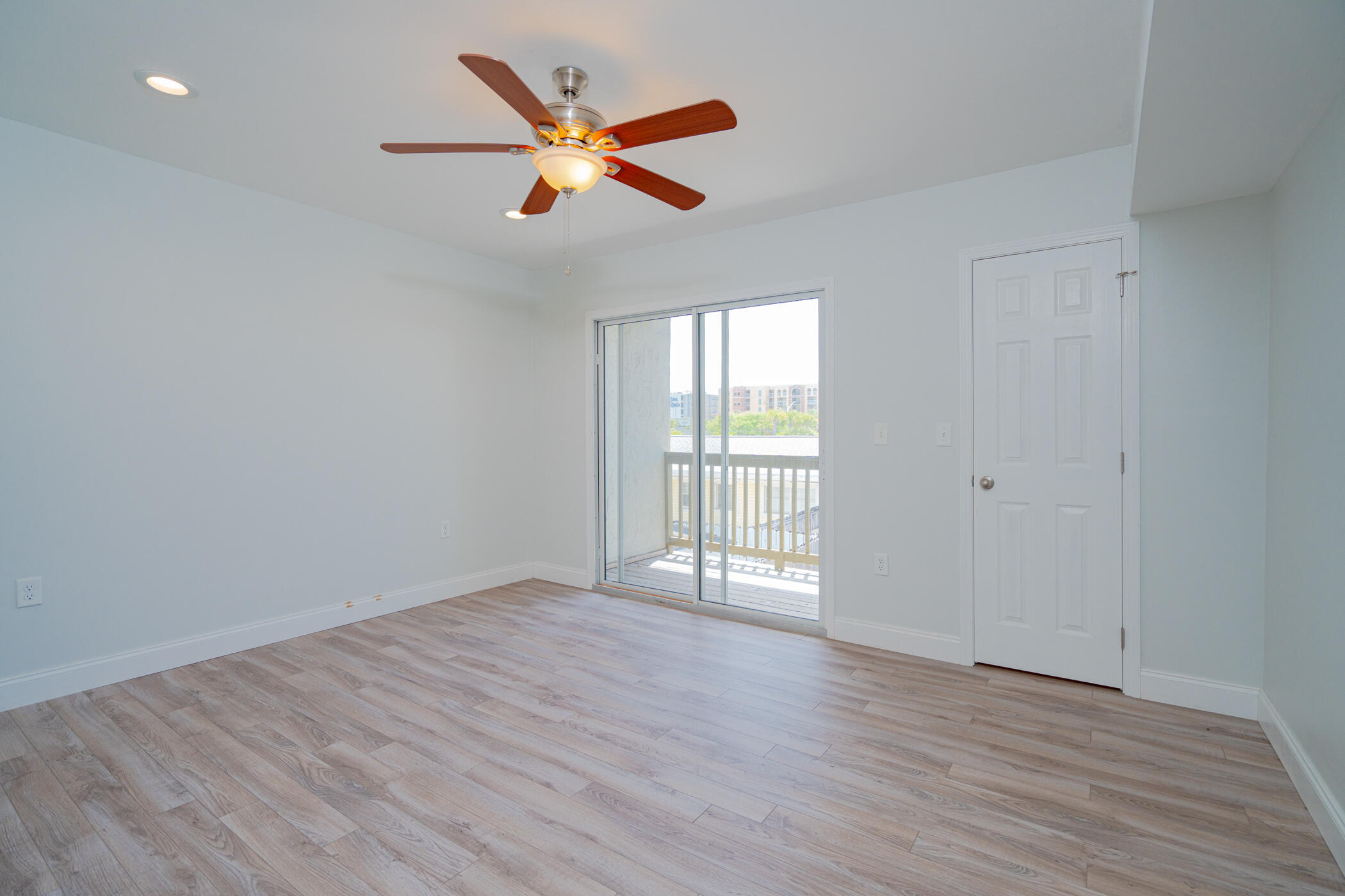 CHATEAU BY THE SEA - Residential