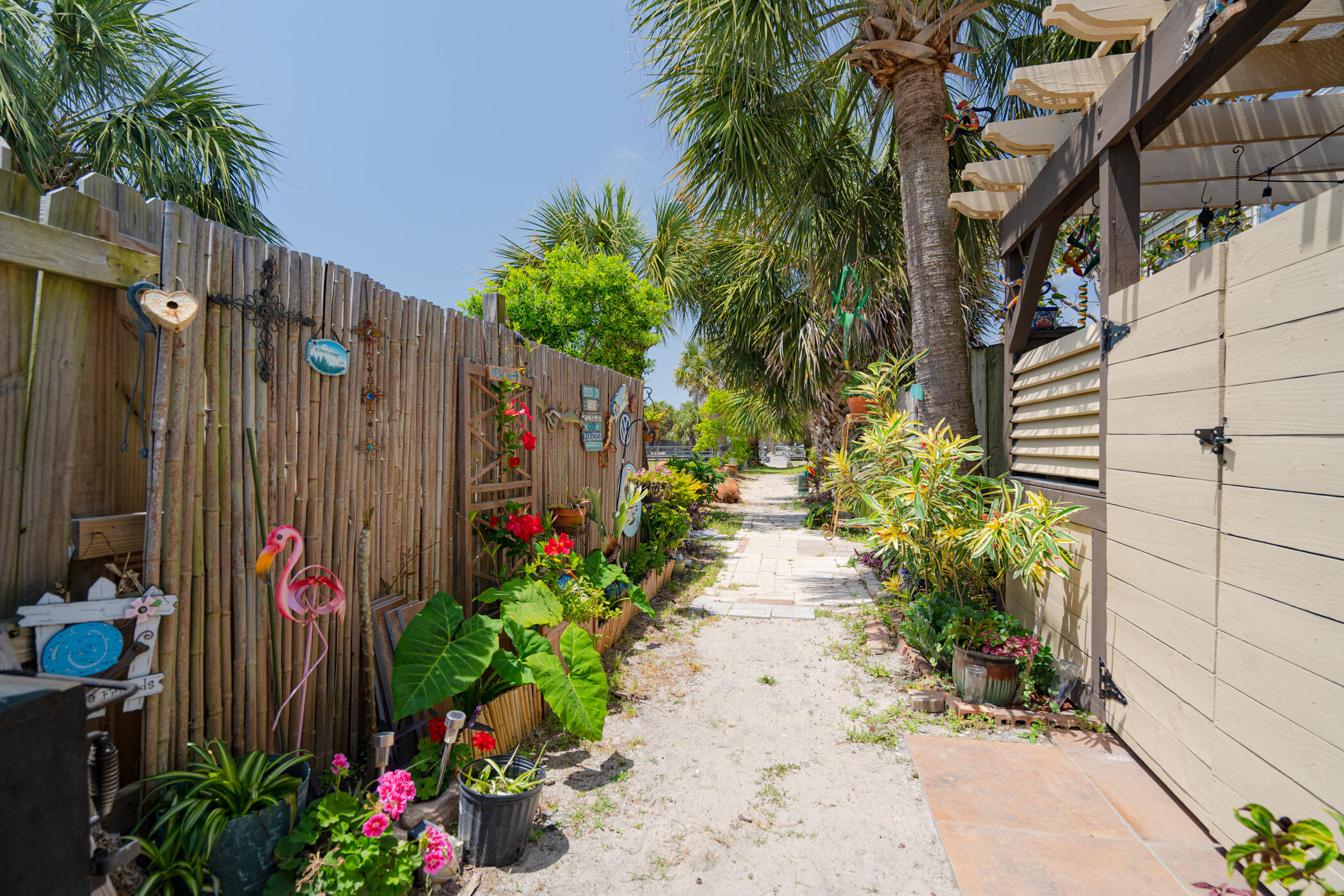 CHATEAU BY THE SEA - Residential