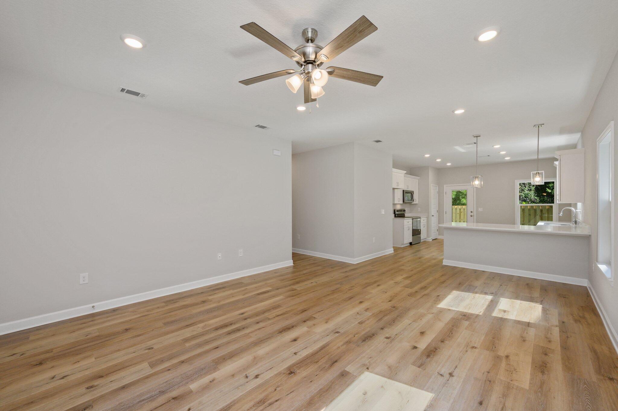 QUIET OAKS S/D - Residential