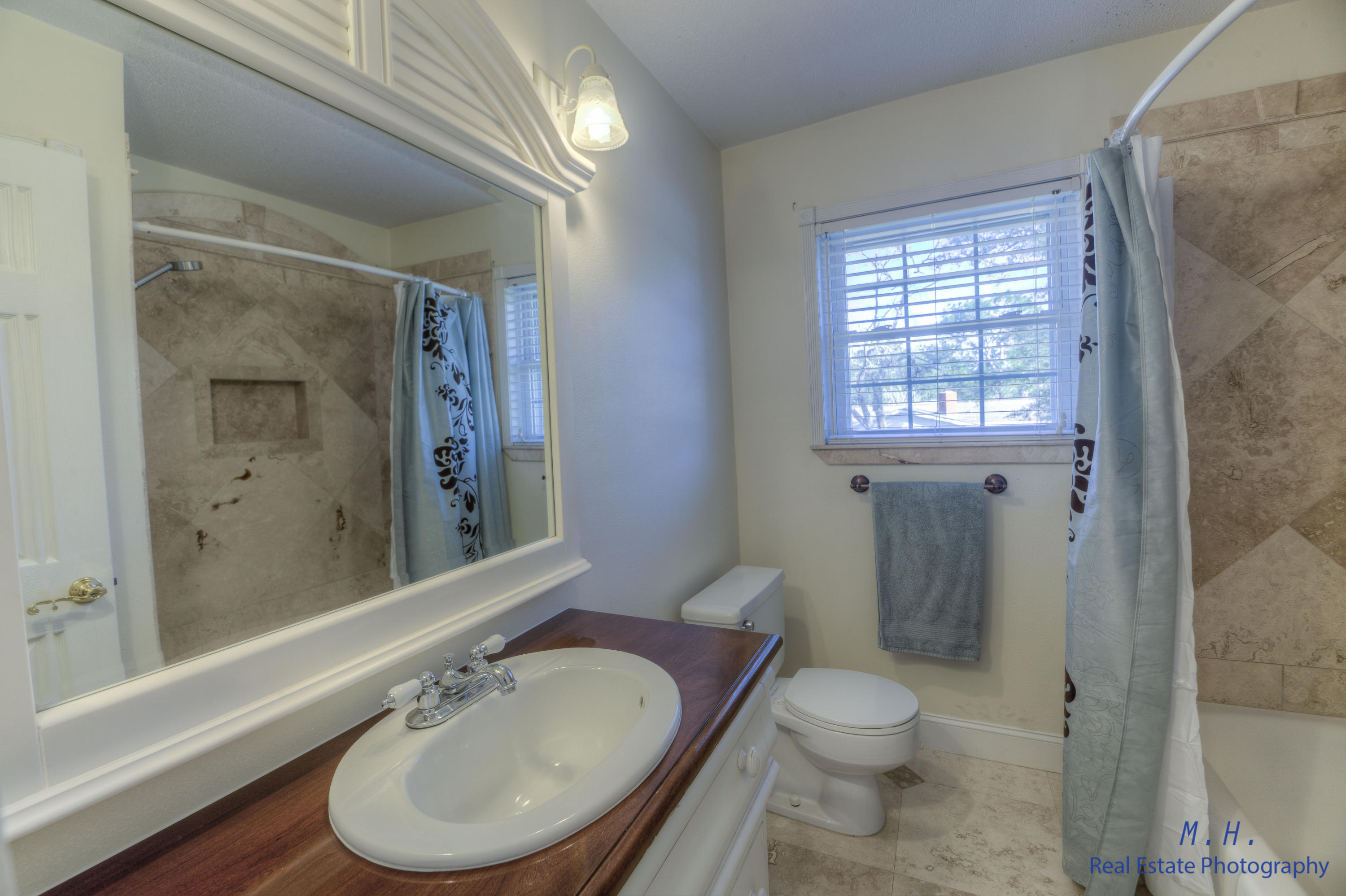 COUNTRY CLUB ESTATES 1ST ADDN - Residential