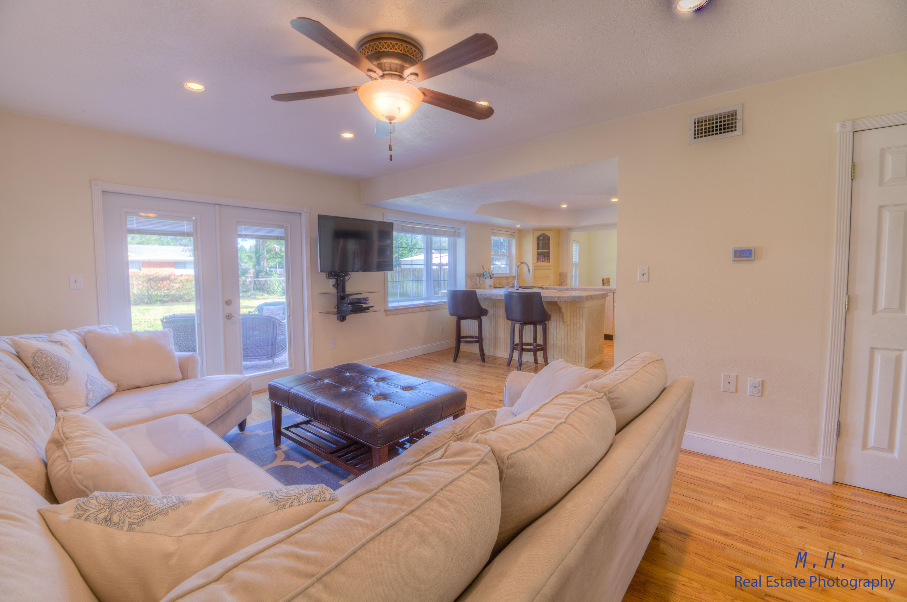 COUNTRY CLUB ESTATES 1ST ADDN - Residential