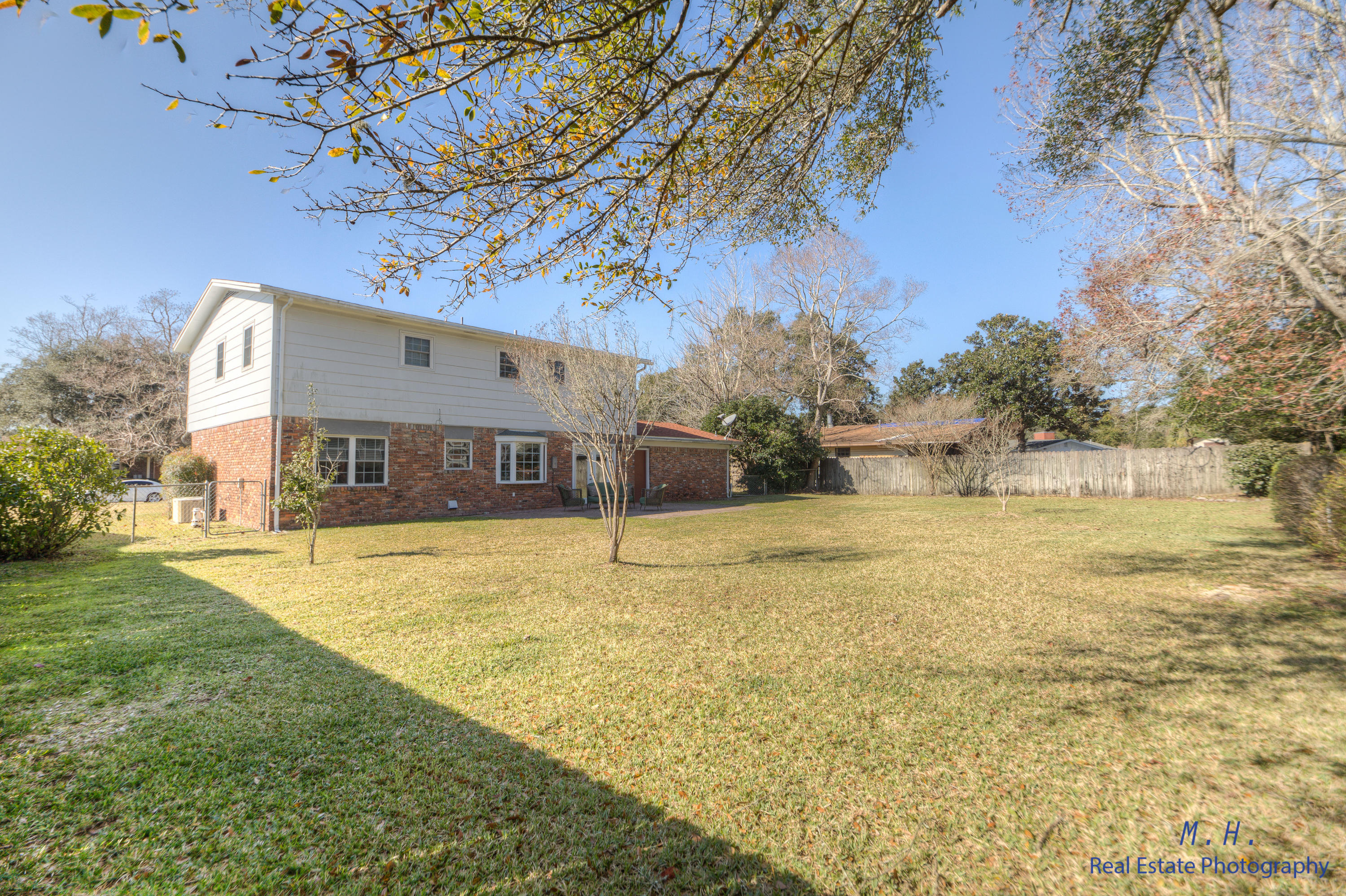 COUNTRY CLUB ESTATES 1ST ADDN - Residential
