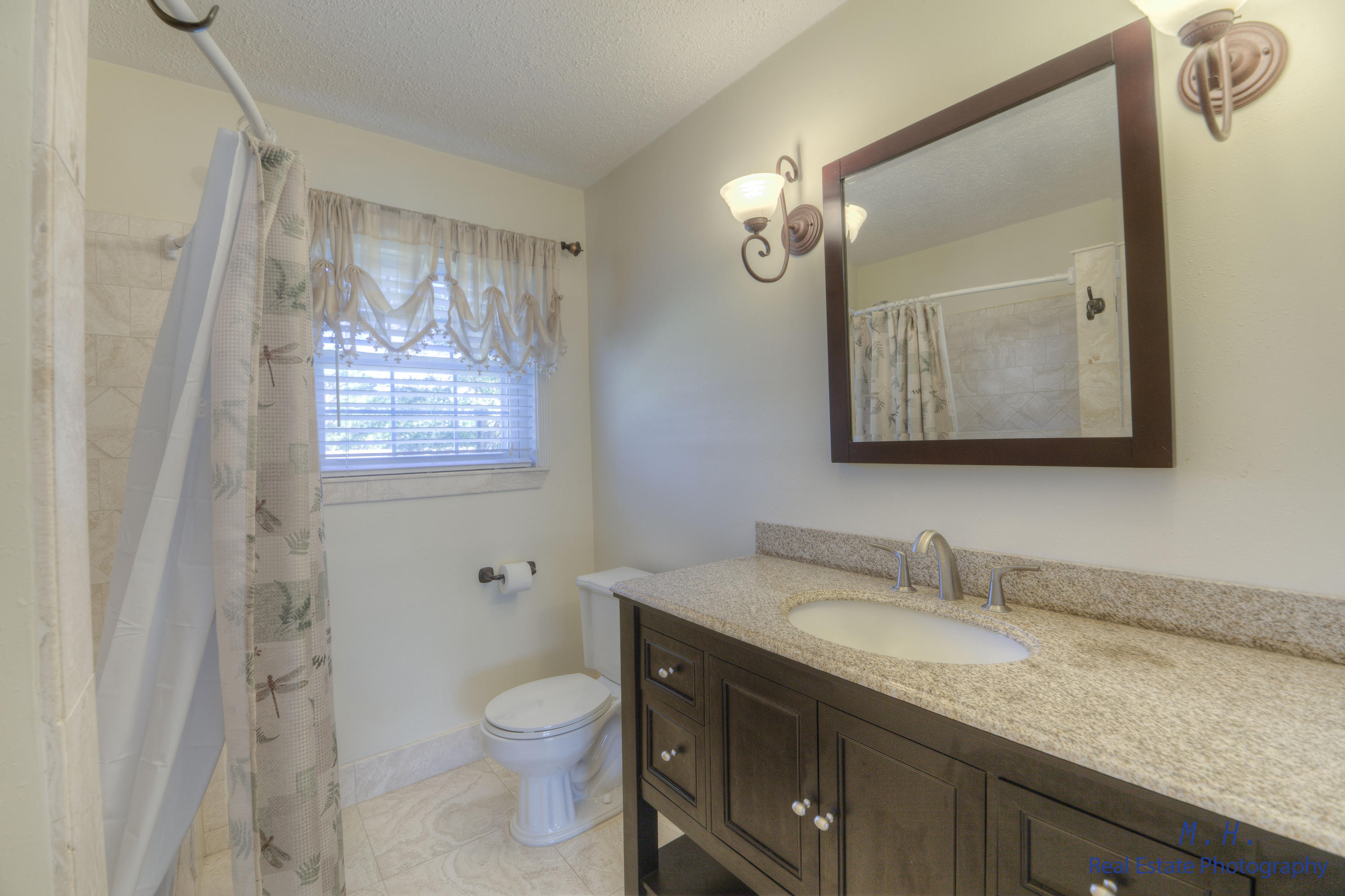 COUNTRY CLUB ESTATES 1ST ADDN - Residential