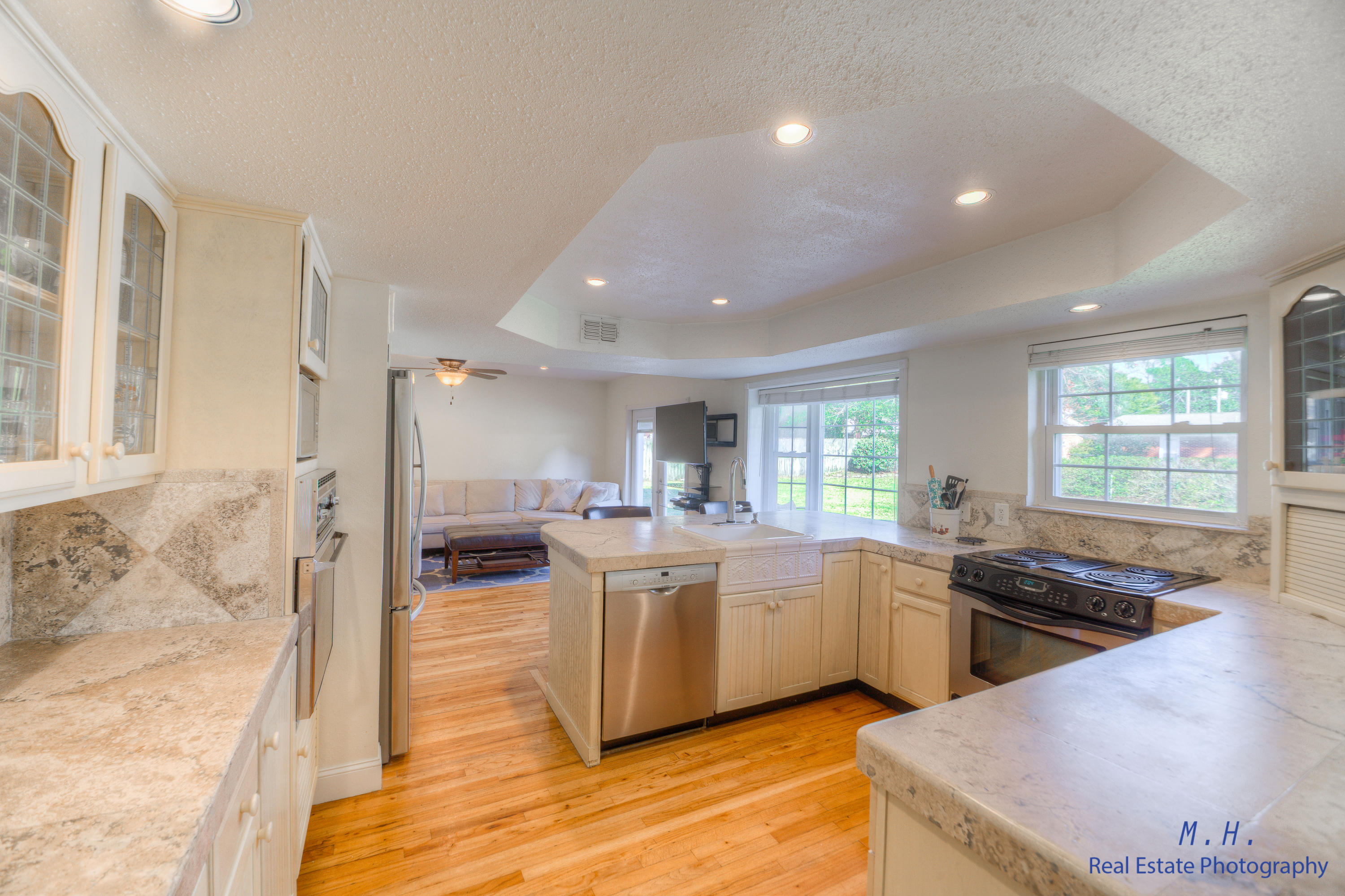 COUNTRY CLUB ESTATES 1ST ADDN - Residential