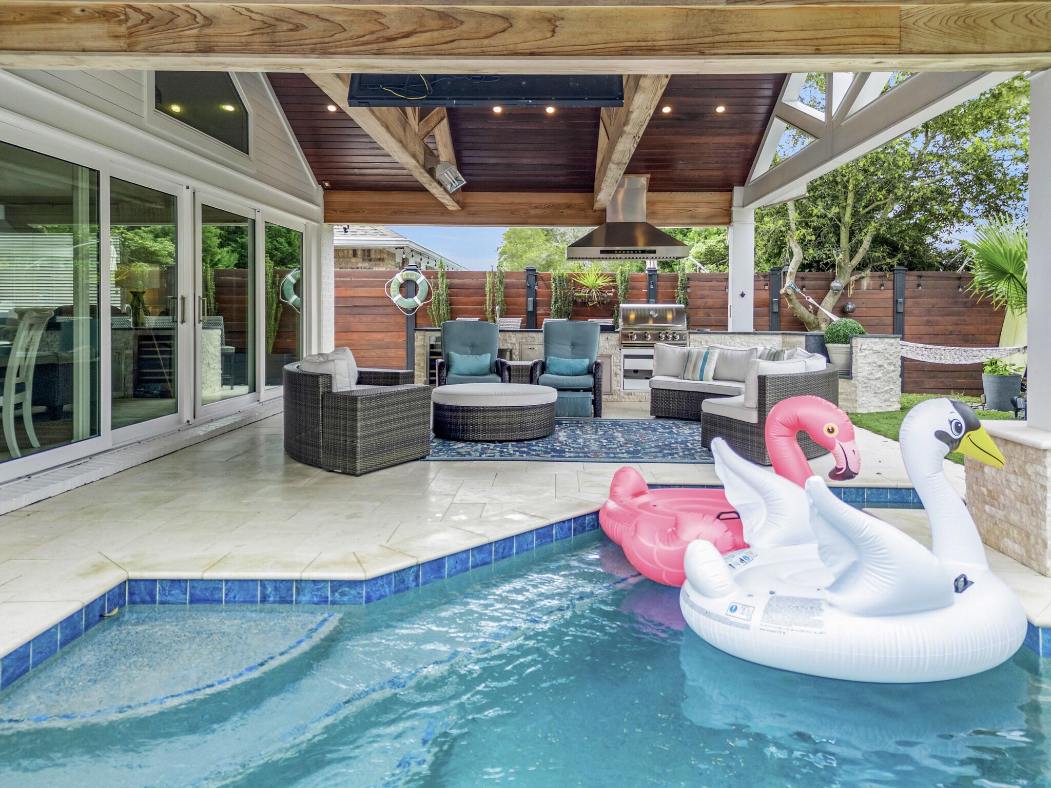 PARADISE RETREAT - Residential