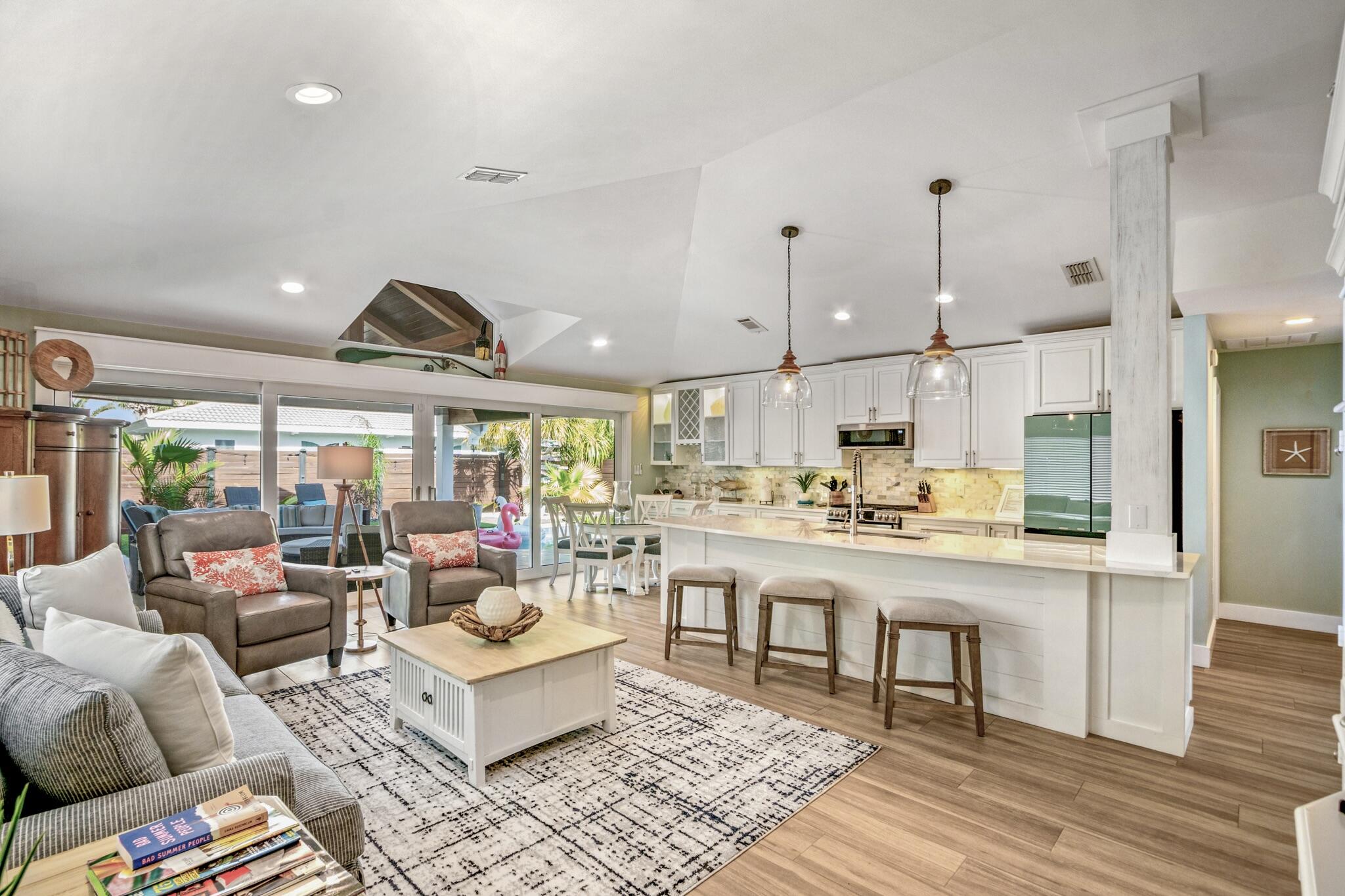 PARADISE RETREAT - Residential