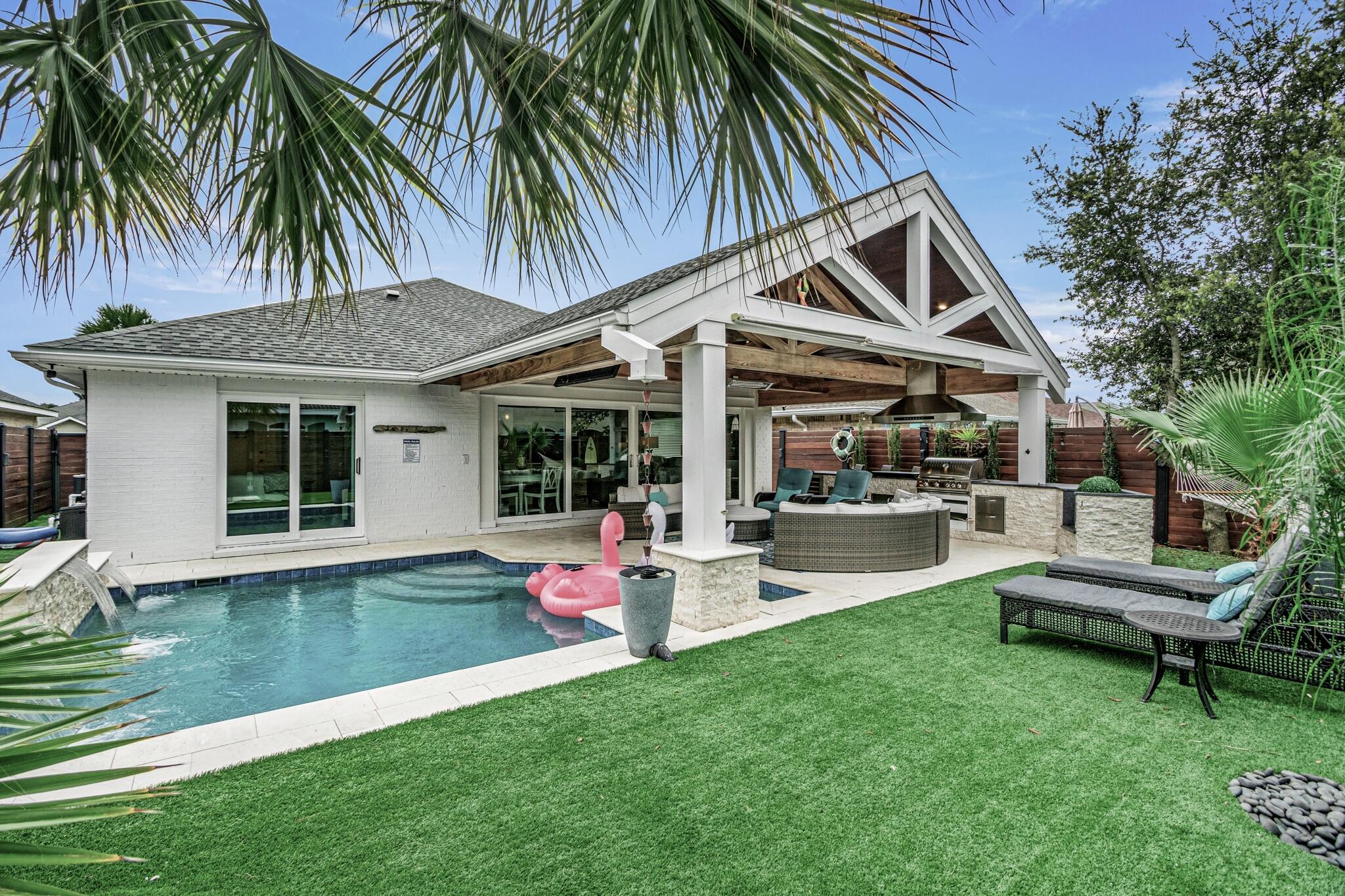 PARADISE RETREAT - Residential
