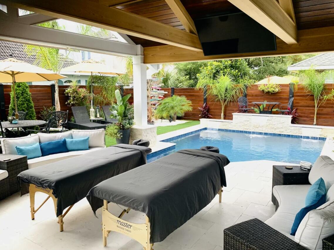 PARADISE RETREAT - Residential