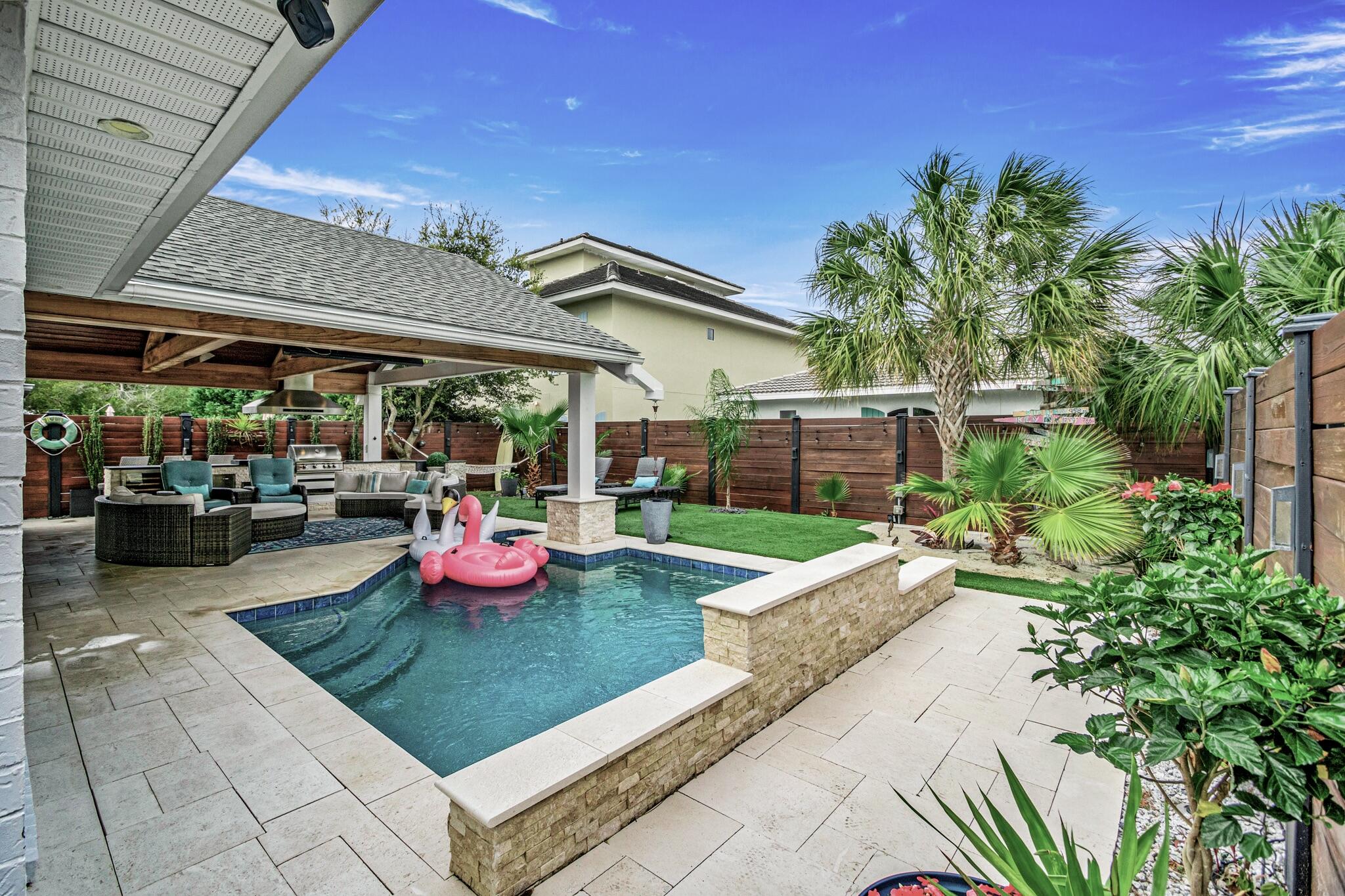 PARADISE RETREAT - Residential