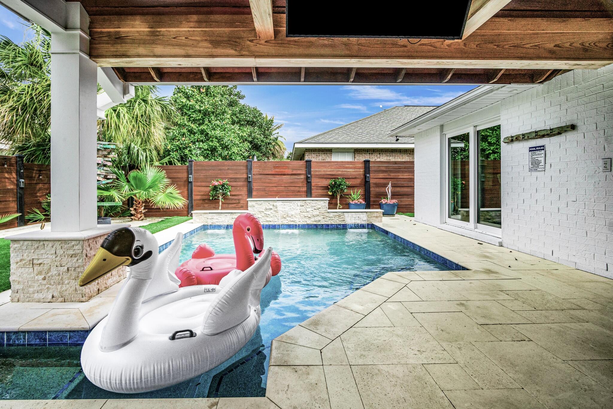 PARADISE RETREAT - Residential