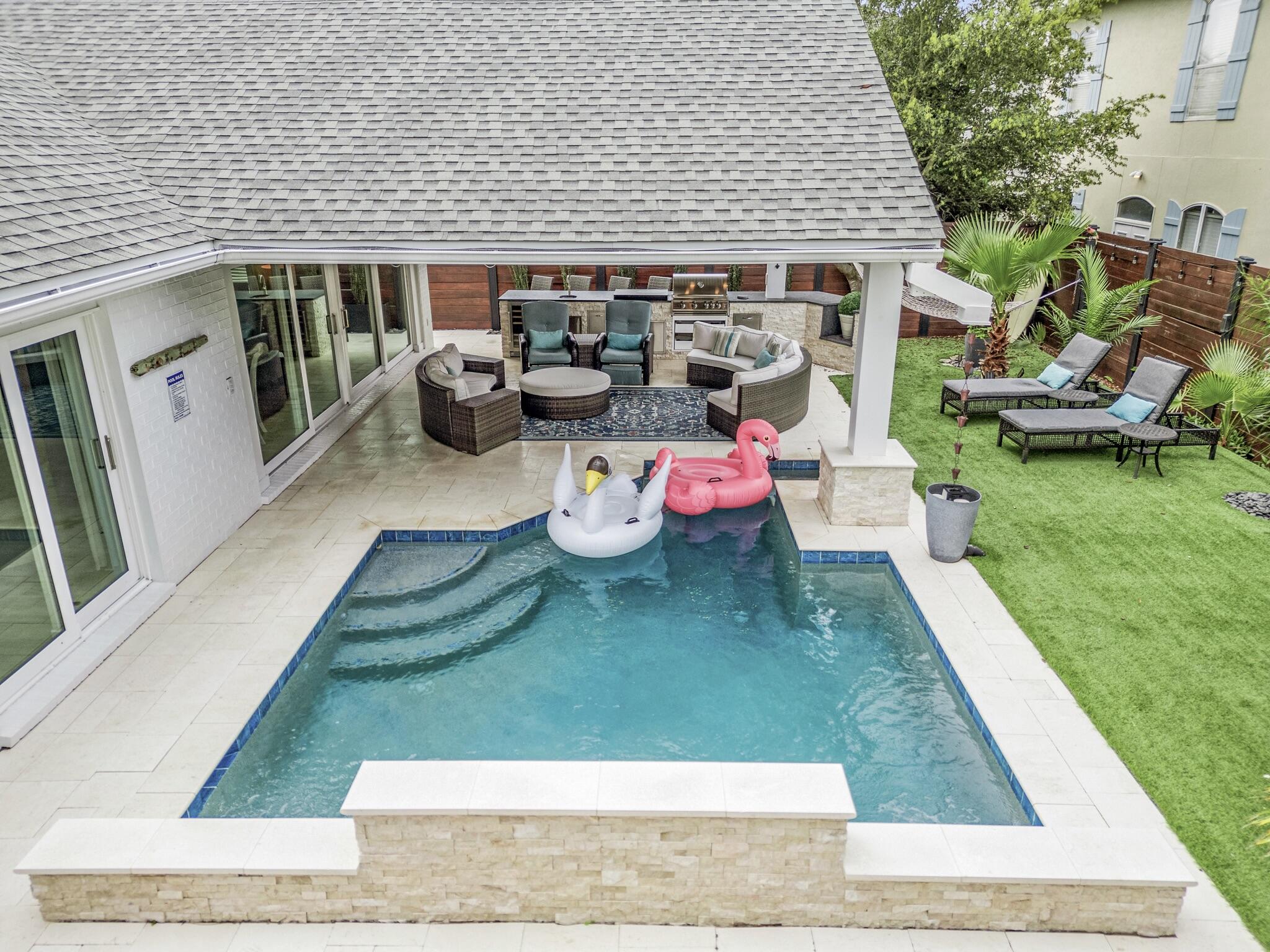 PARADISE RETREAT - Residential