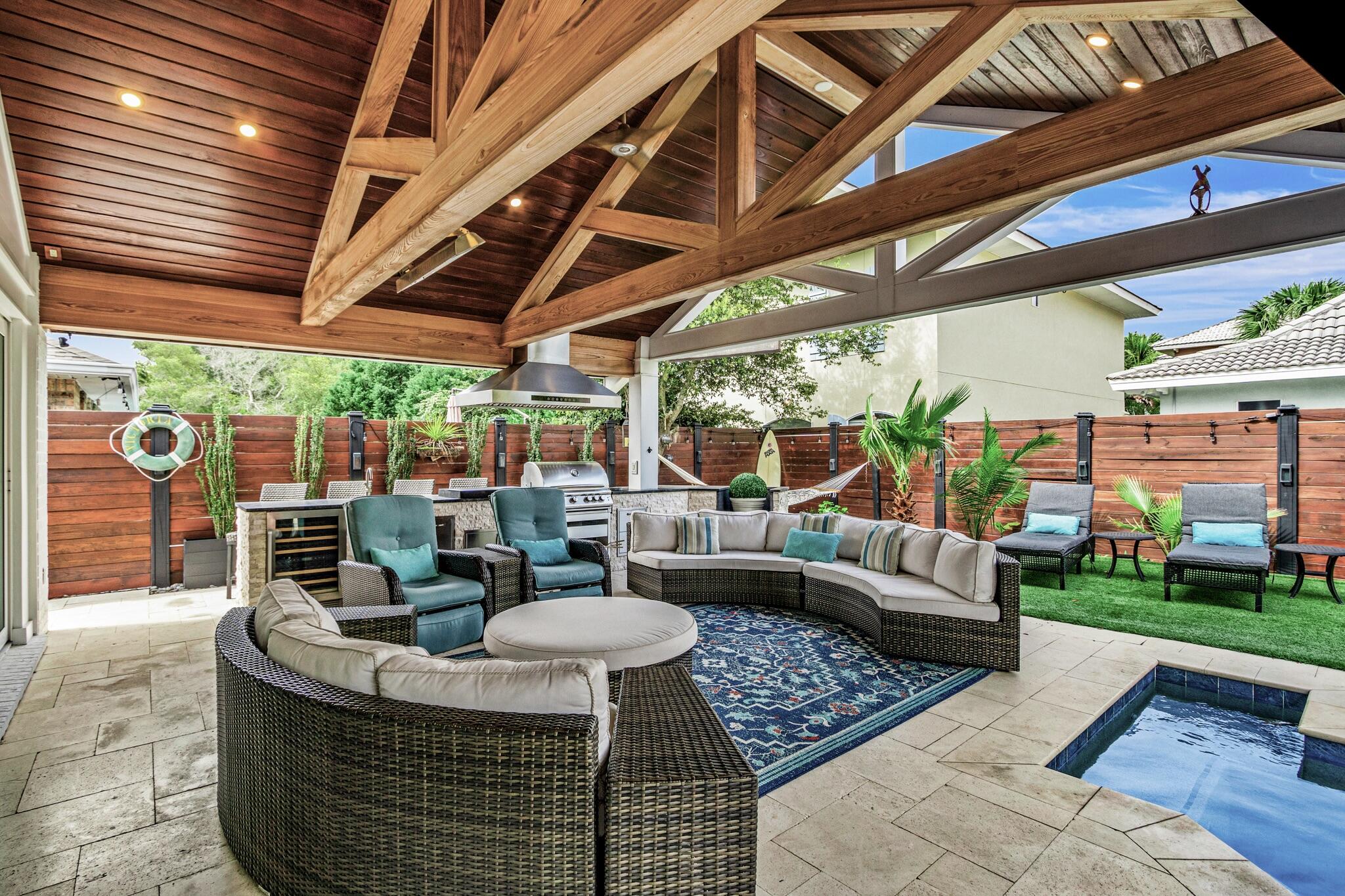 PARADISE RETREAT - Residential