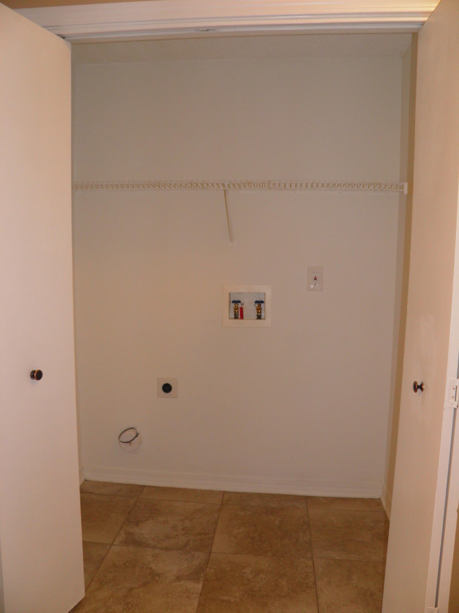 FOREST OAKS PH 1 - Residential Lease