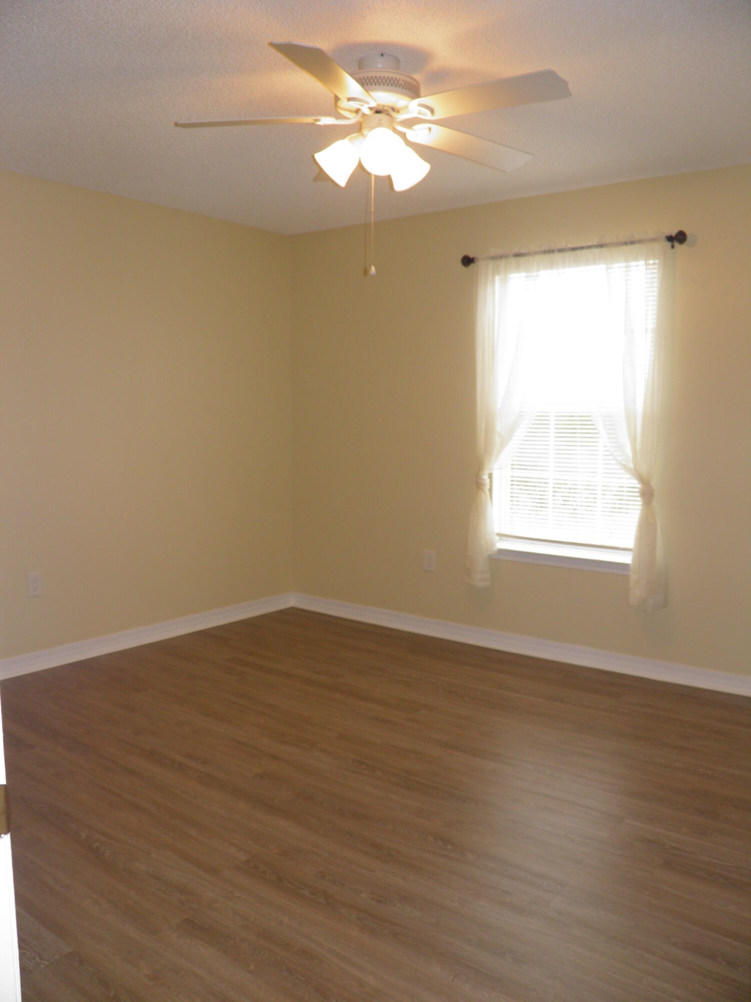 FOREST OAKS PH 1 - Residential Lease