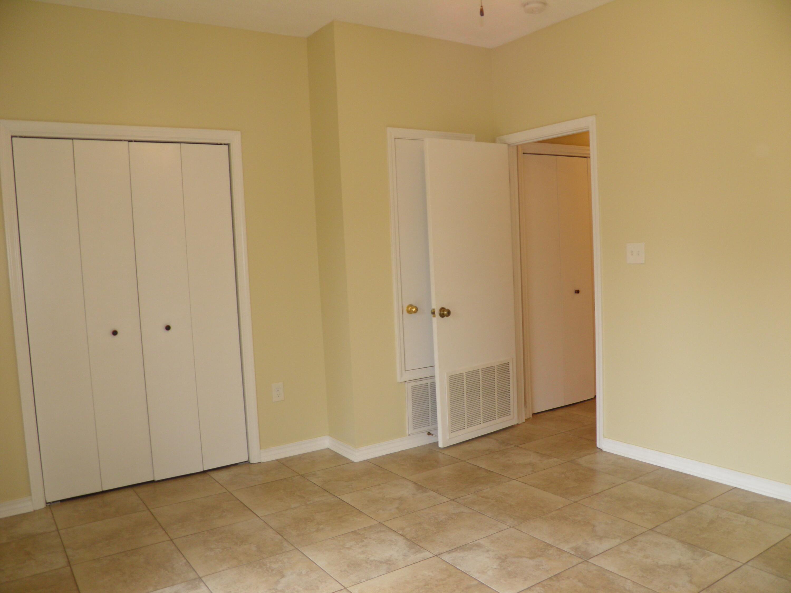 FOREST OAKS PH 1 - Residential Lease