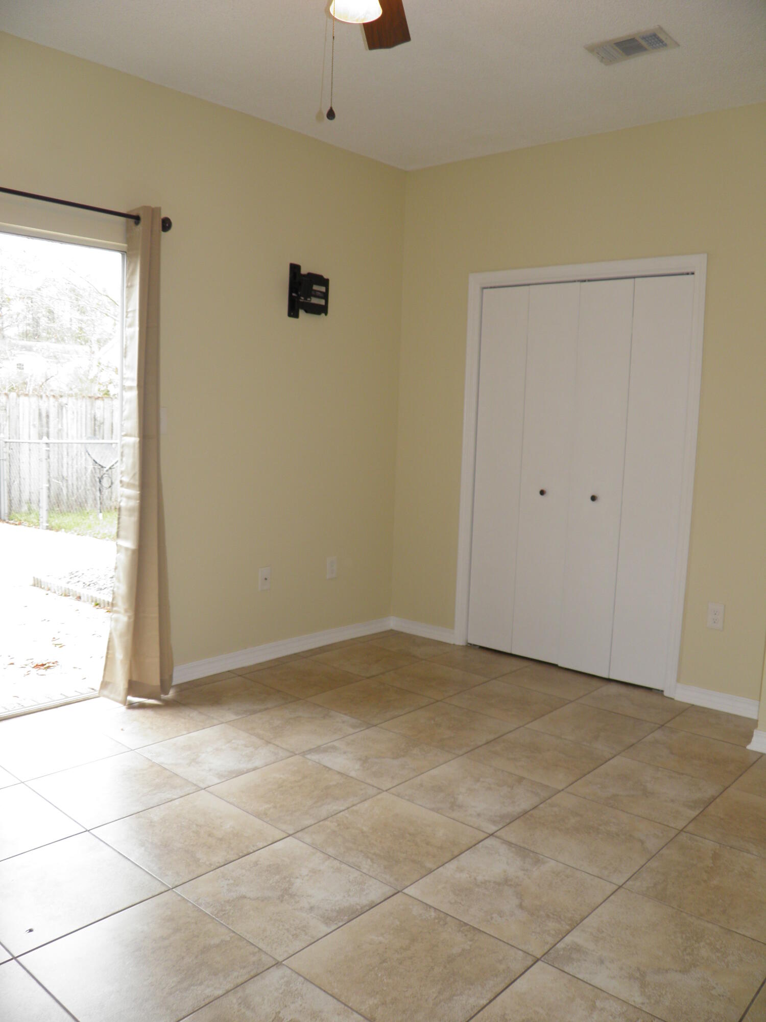 FOREST OAKS PH 1 - Residential Lease