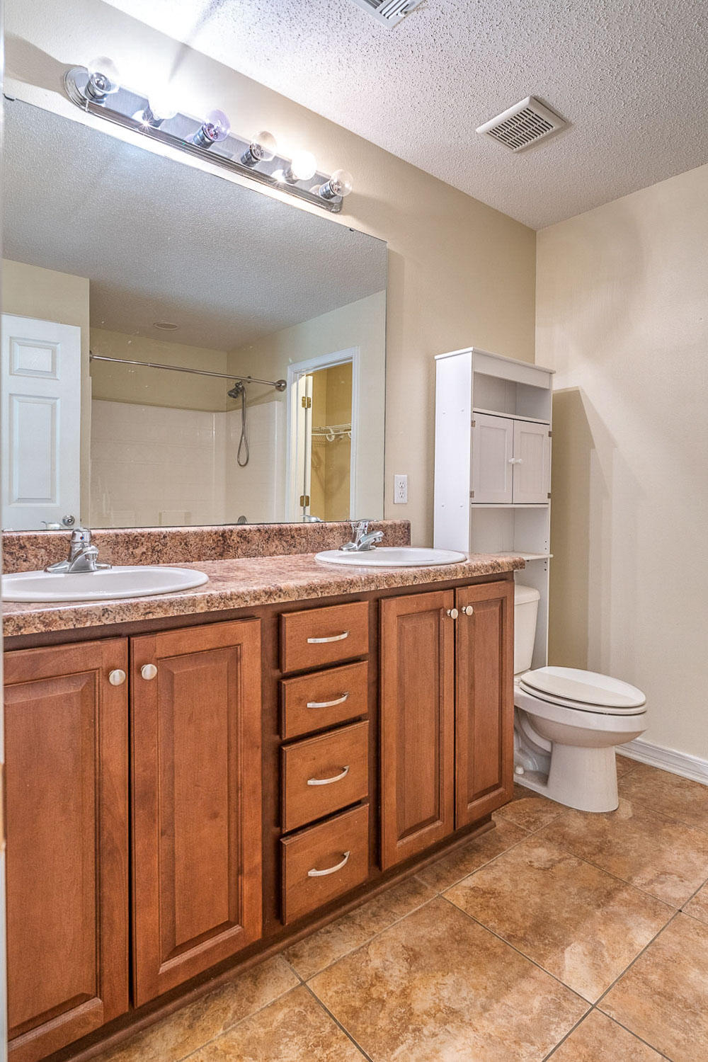 STILLWELL ESTATES - Residential