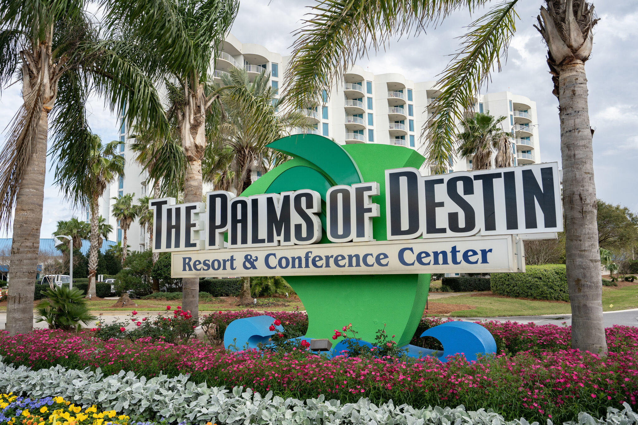 Gorgeous 9th FLOOR UNIT w/GULF VIEWS at the popular Palms of Destin Resort & Conference Center. This wonderful unit has all NEW FURNITURE and SLEEPS 6 comfortably. 2021 already @ ~$40K Rental Income! WALK TO THE BEACH & GREAT LOCAL RESTAURANTS!! (only 0.3 mi.-public access w/ FREE PARKING OR take the FREE Seasonal Shuttle.) The Resort feels like a coastal ''OASIS'' with waterfall and LAGOON POOL, children's pool, splash fountain, & HEATED POOL. The on-site Restaurant, SPORTS BAR & Coffee Shop provide FOOD & BEVERAGE SERVICE to your room or pool-side! Other on-site amenities include first-class FITNESS CENTER, lighted tennis, basketball, pickle ball courts & children's playground. THE ASSOCIATION FEES INCL. ELECTRIC, WATER, CABLE, & INTERNET. Buyer to please verify all information.