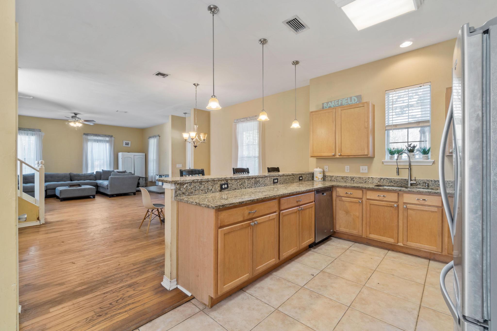 MAGNOLIA BEACH - Residential