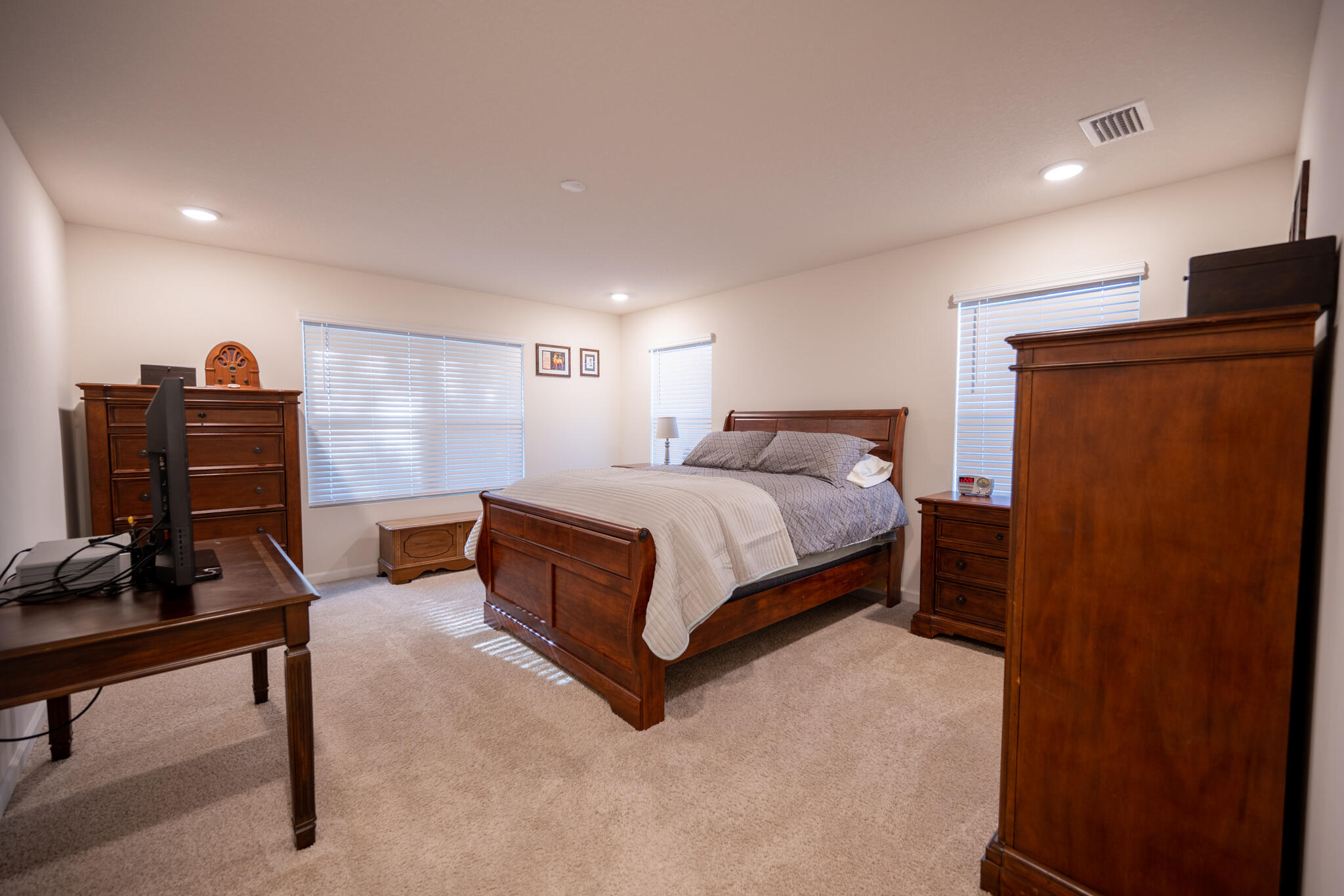 WHISPER CREEK - Residential