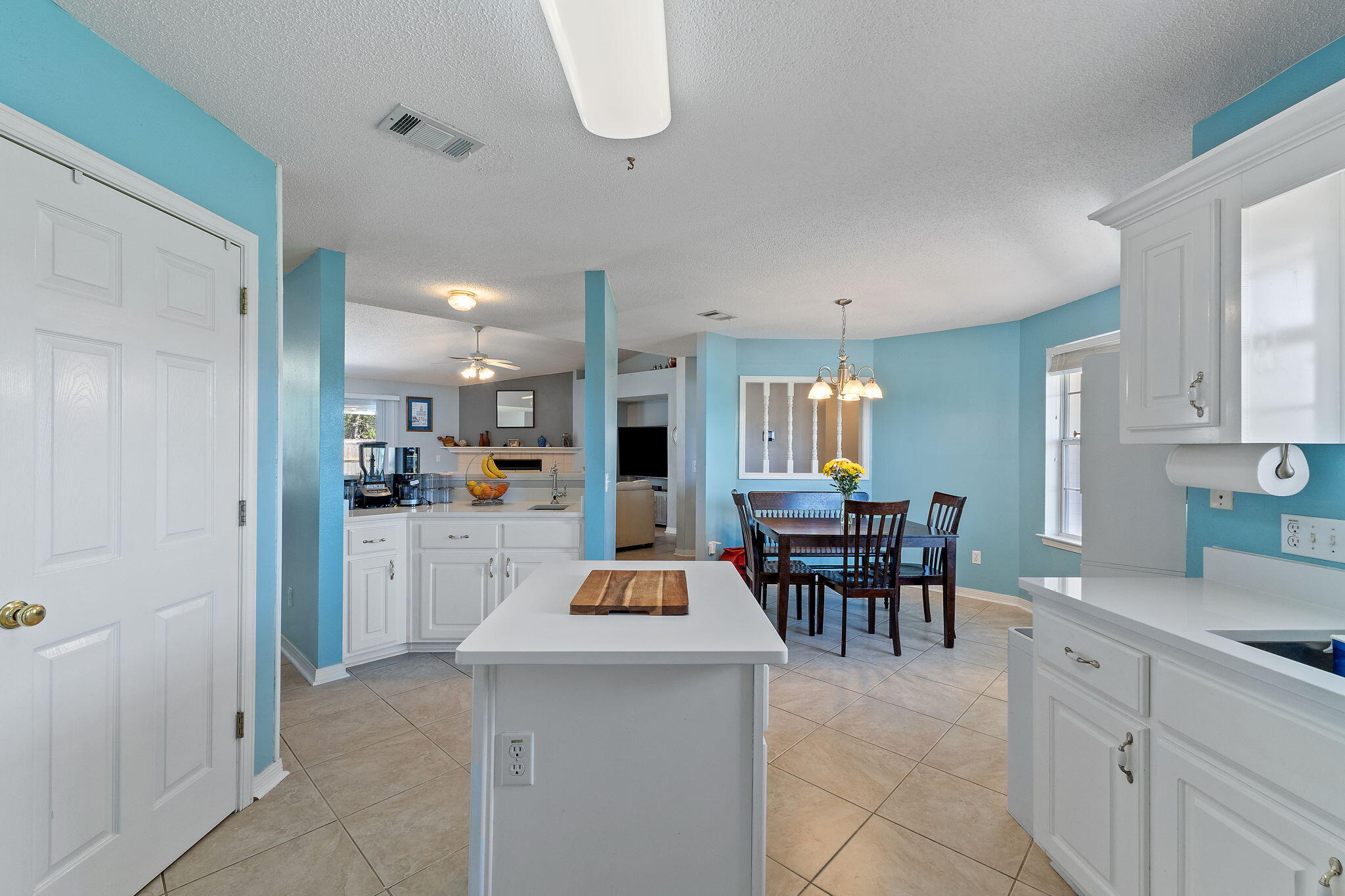 EMERALD SHORES - Residential