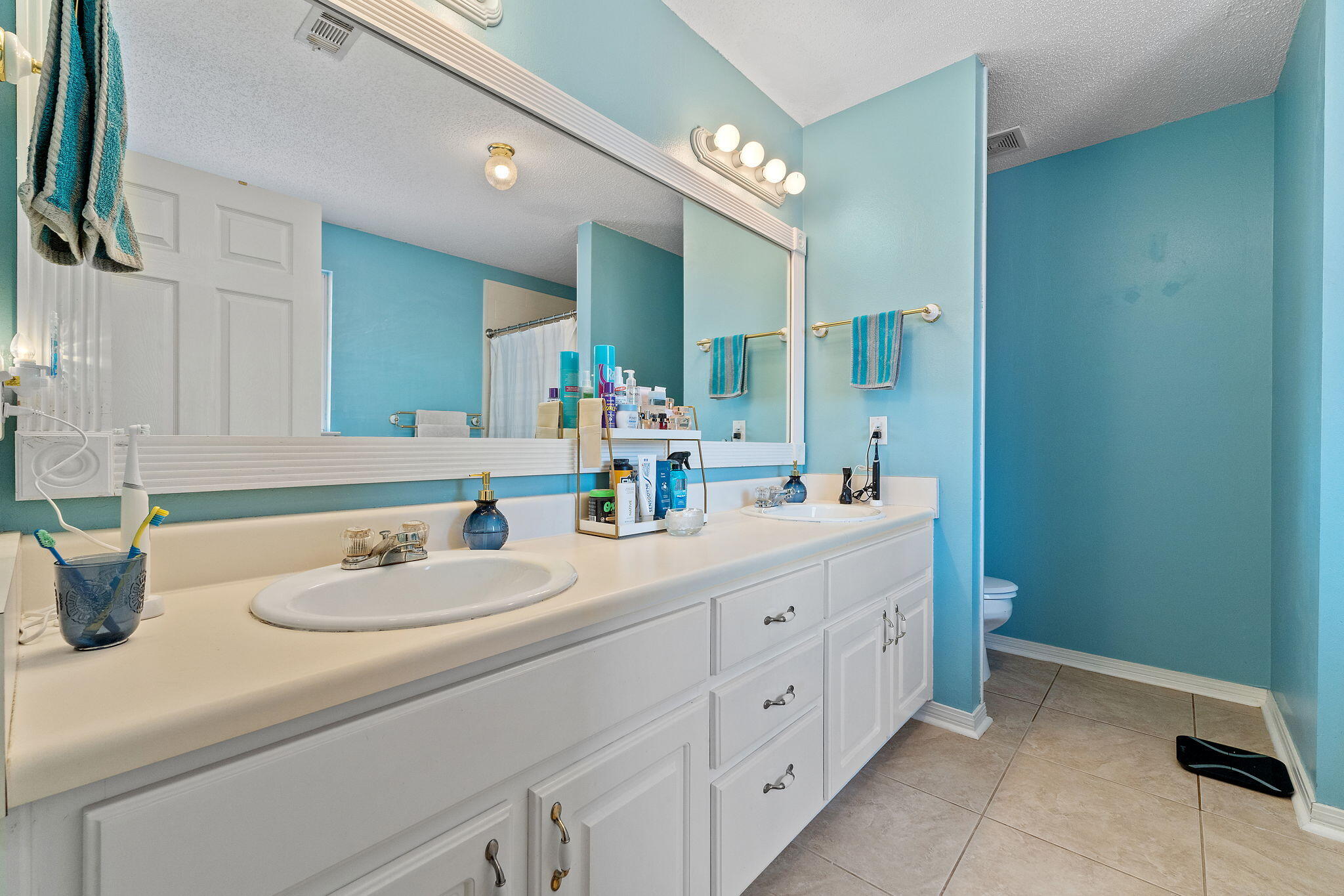 EMERALD SHORES - Residential