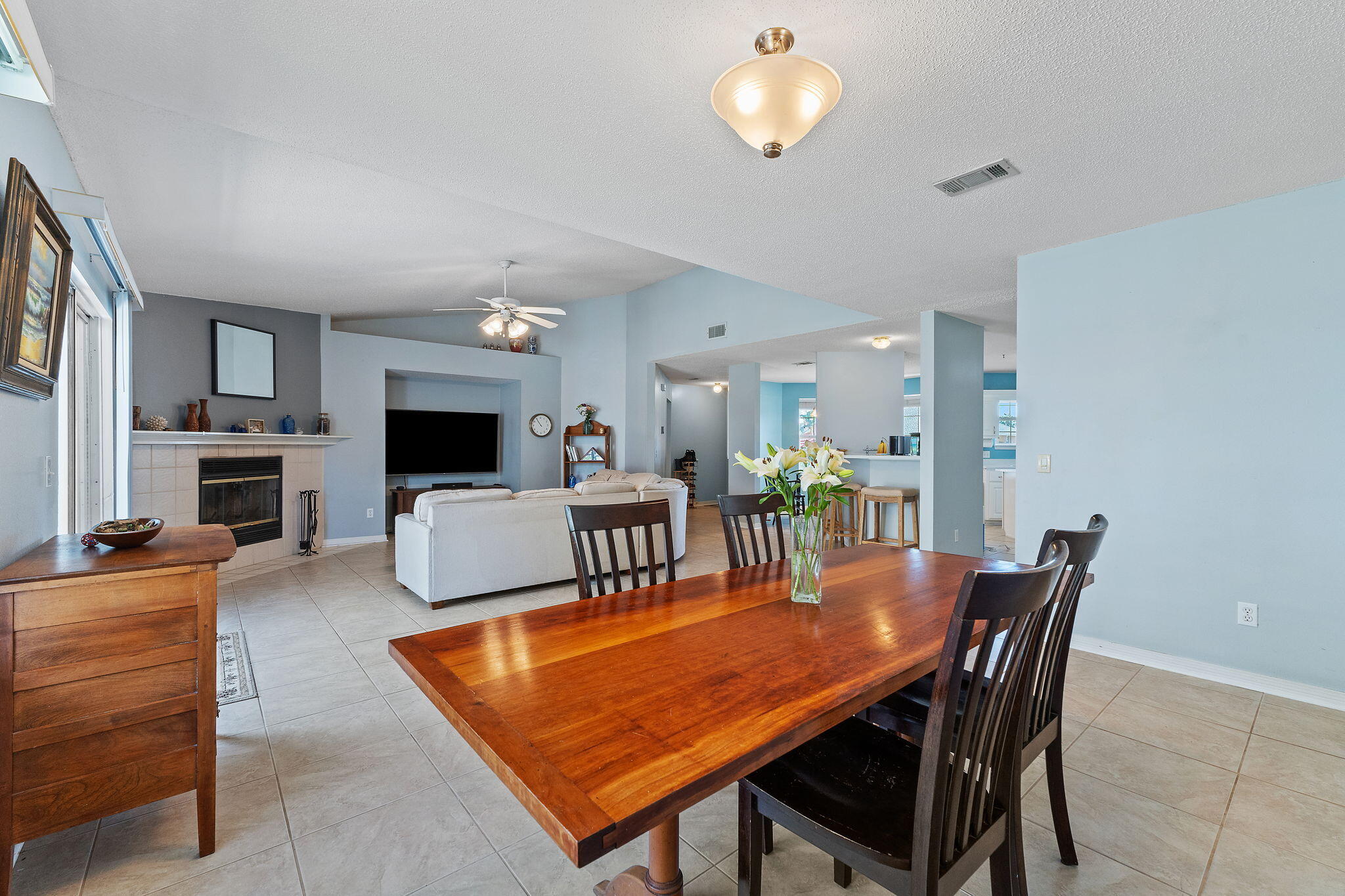 EMERALD SHORES - Residential