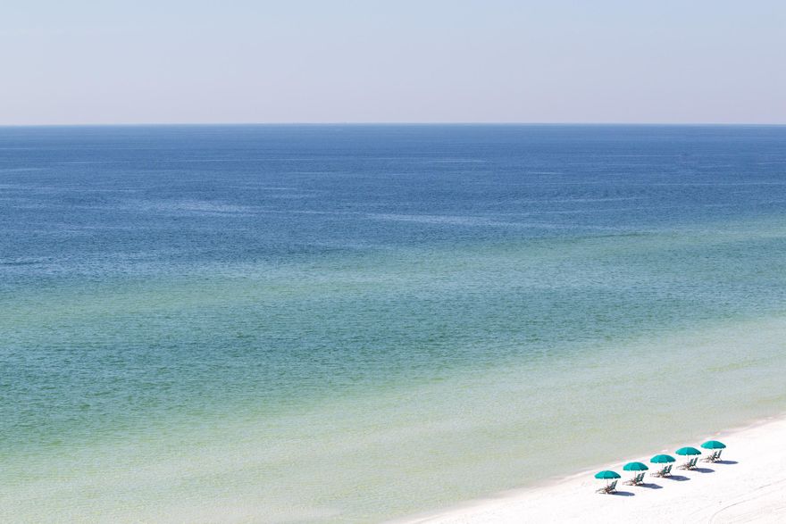 BEAUTIFULLY FURNISHED 1 BR, 1 BA CONDO OVERLOOKING ED WALLINE PARK AND GULF OF MEXICO. IT COMES EQUIPPED WITH STAINLESS STEEL APPLIANCES, CERAMIC WOOD FLOORS, NEW A/C AND TV. AMENITIES INCLUDE DEEDED BEACH ACCESS, AMPHITHEATER, TENNIS COURTS AND SEVERAL POOLS. IT'S LOCATED ABOVE SHOPS AND RESTAURANTS AT GULF PLACE TOWN CENTER AND BEACH ACCESS IS DIRECTLY ACROSS THE STREET. CLOSE TO GOLF, SHOPPING, BEACHES AND FINE RESTAURANTS.