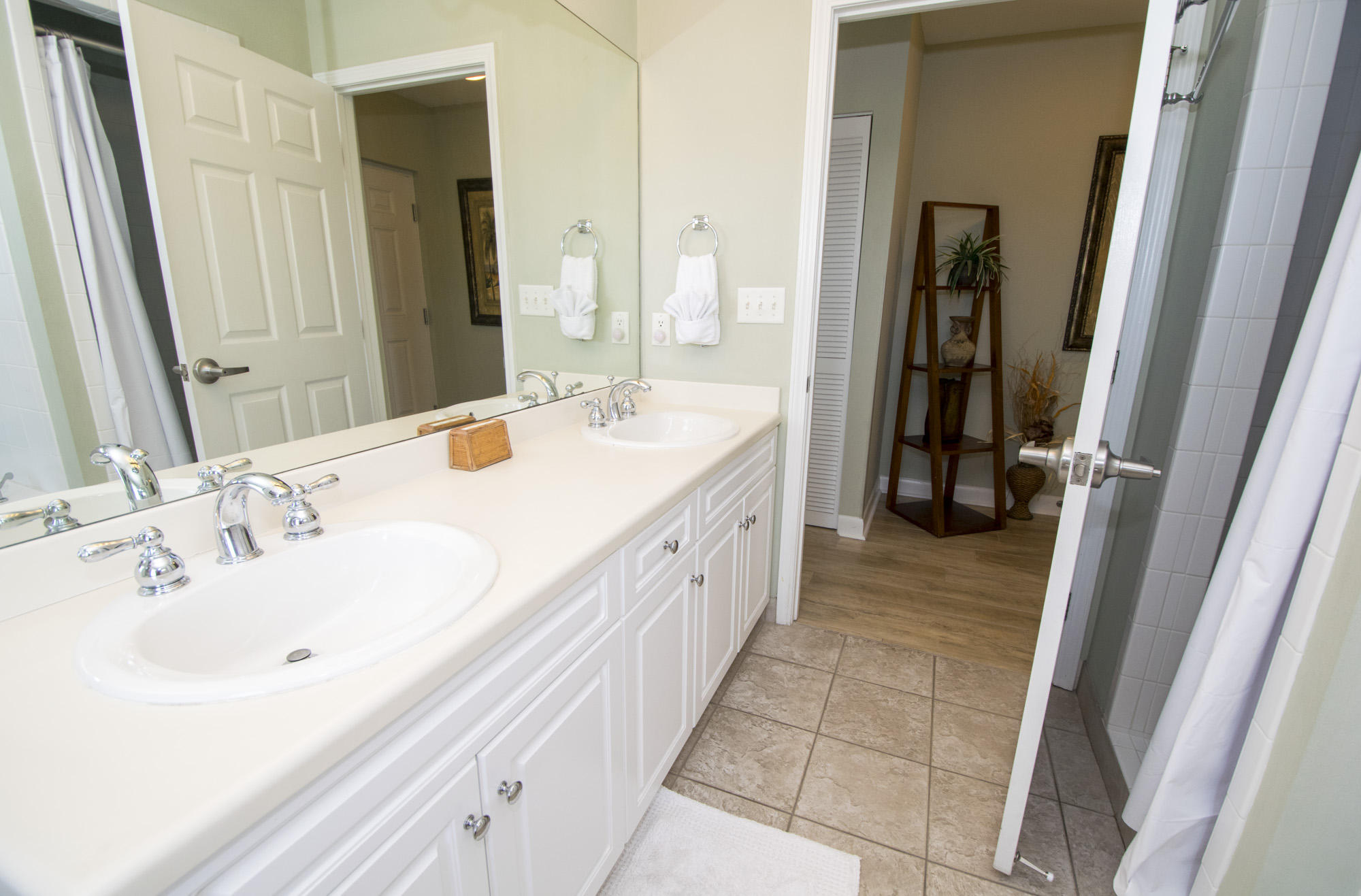 INN AT GULF PLACE - Residential