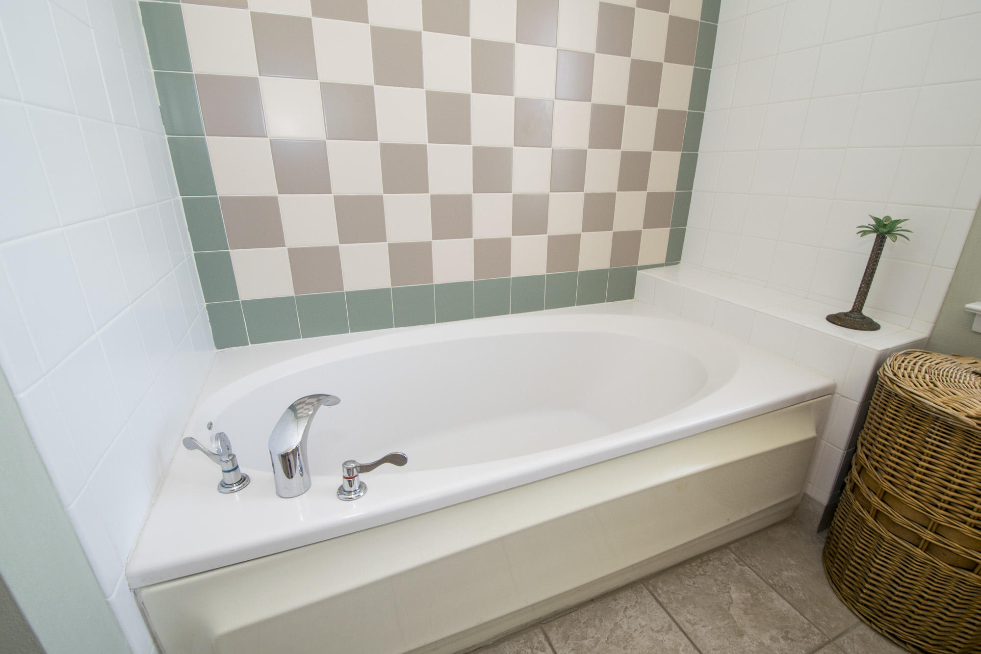 INN AT GULF PLACE - Residential