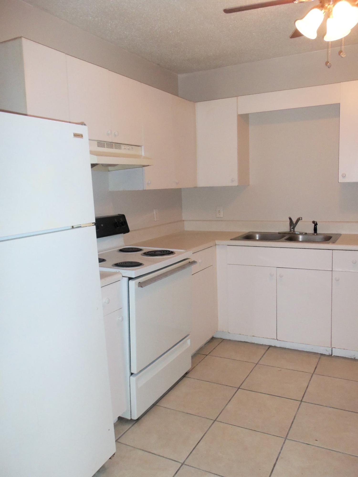 CINCO BAYOU - Residential Lease