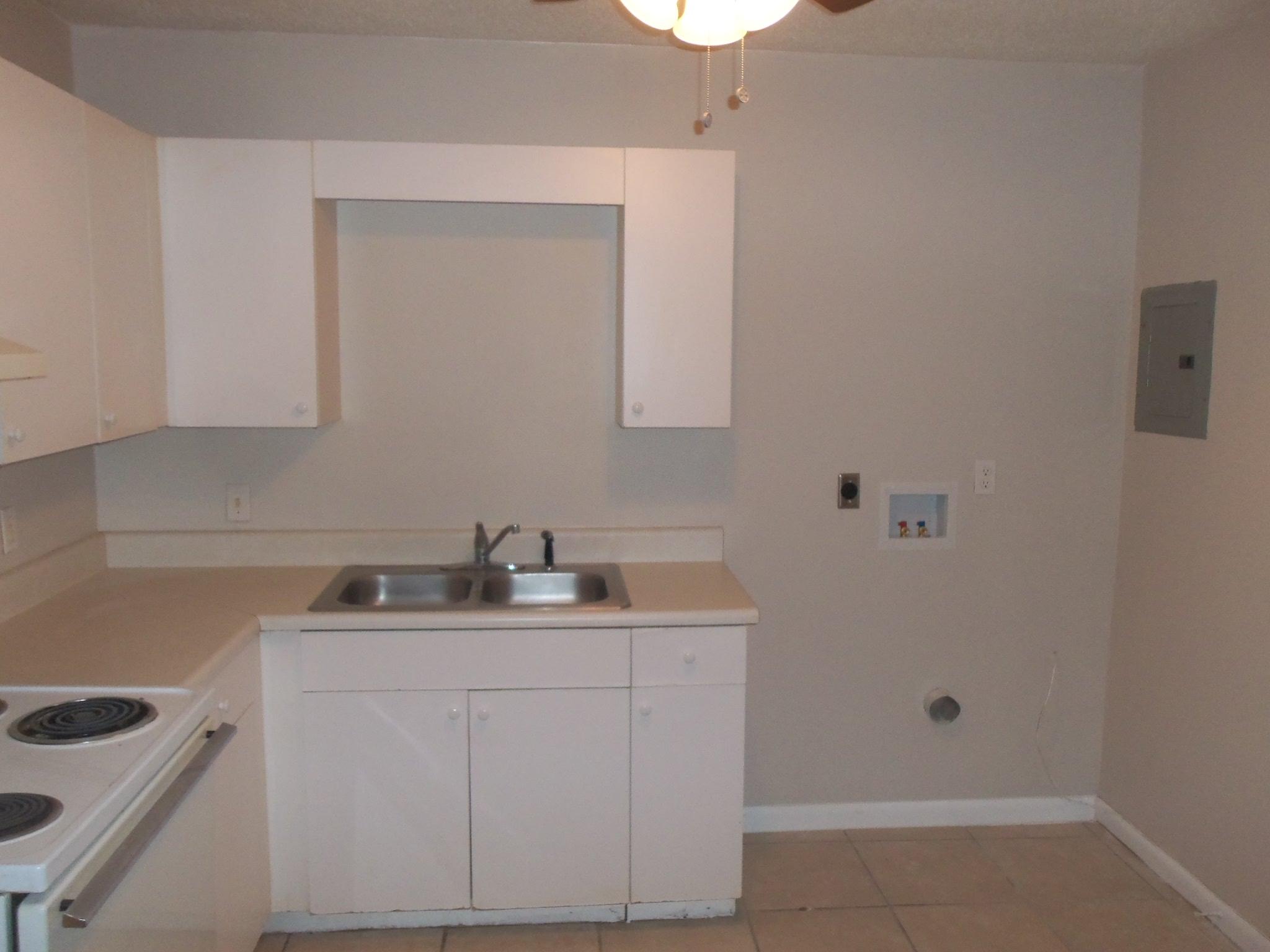 CINCO BAYOU - Residential Lease