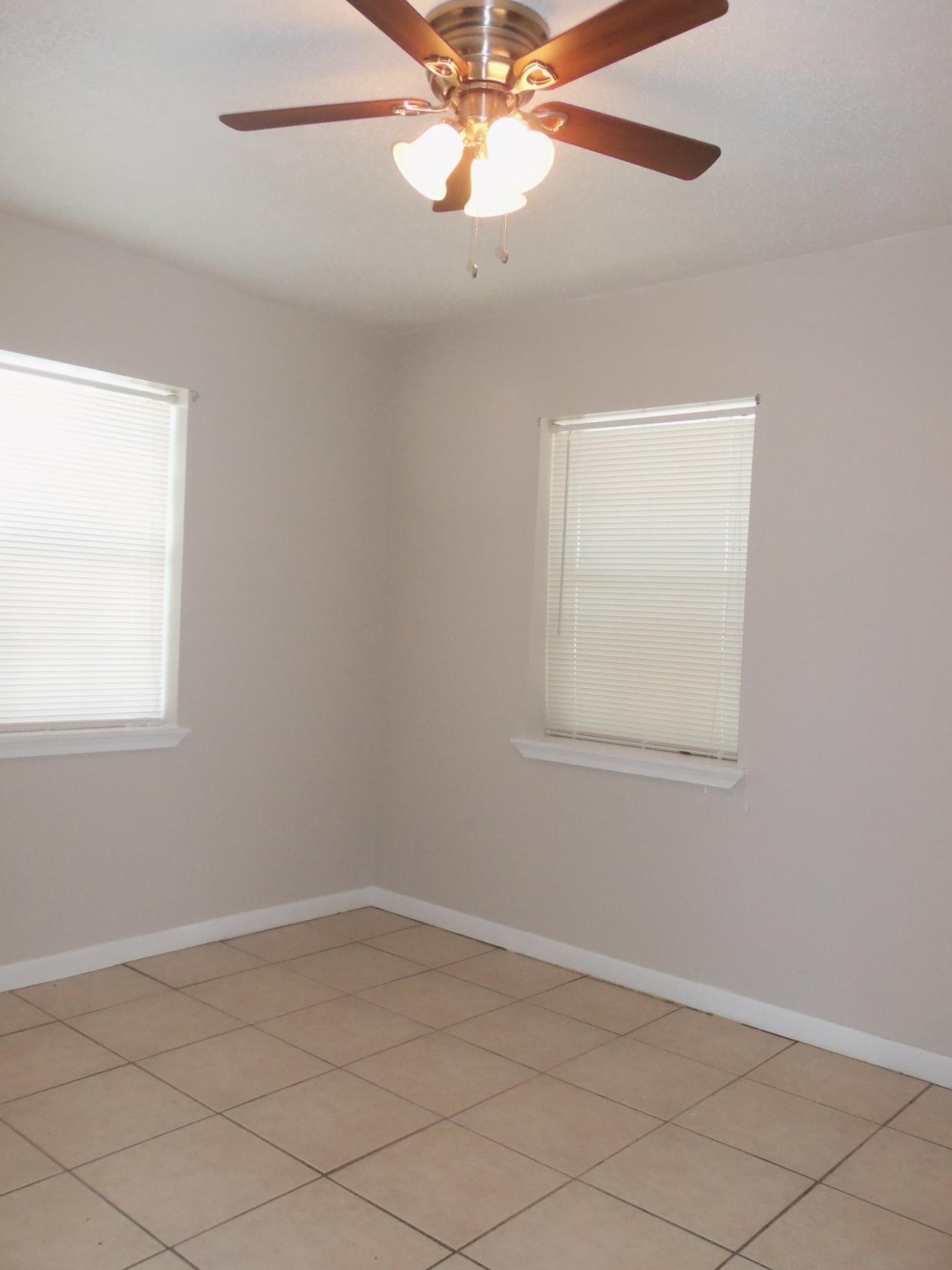 CINCO BAYOU - Residential Lease