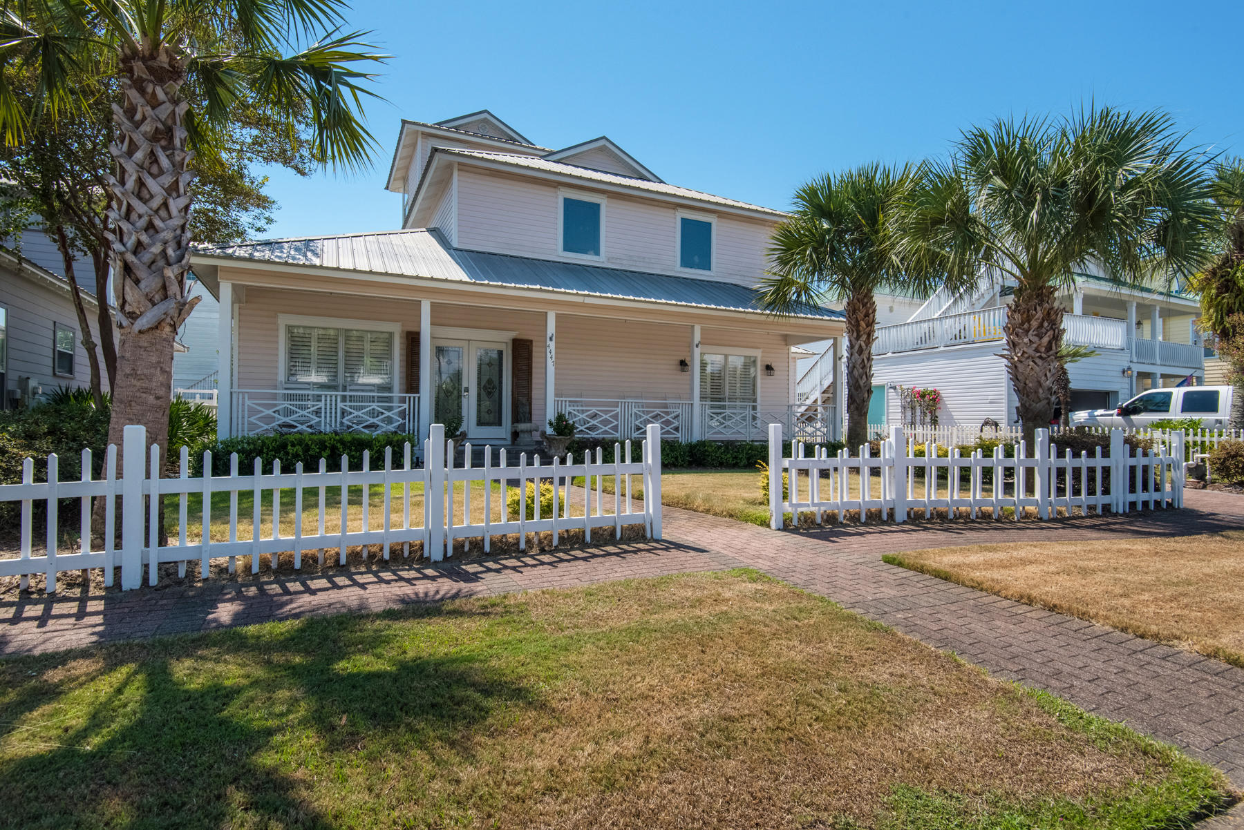 CRYSTAL SHORES - Residential