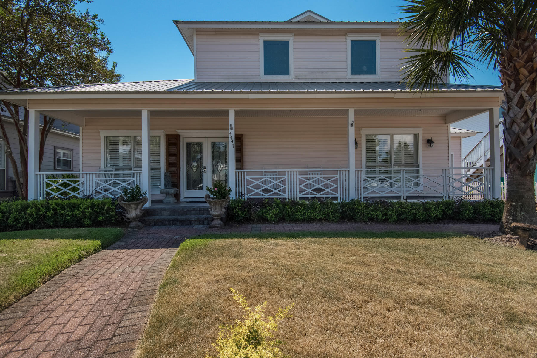 CRYSTAL SHORES - Residential